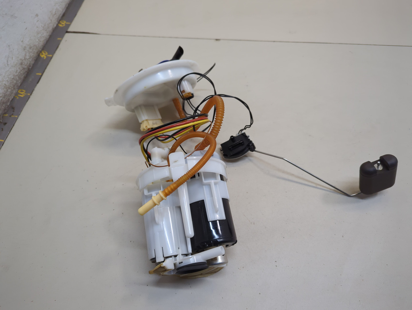 Насос топливный электрический