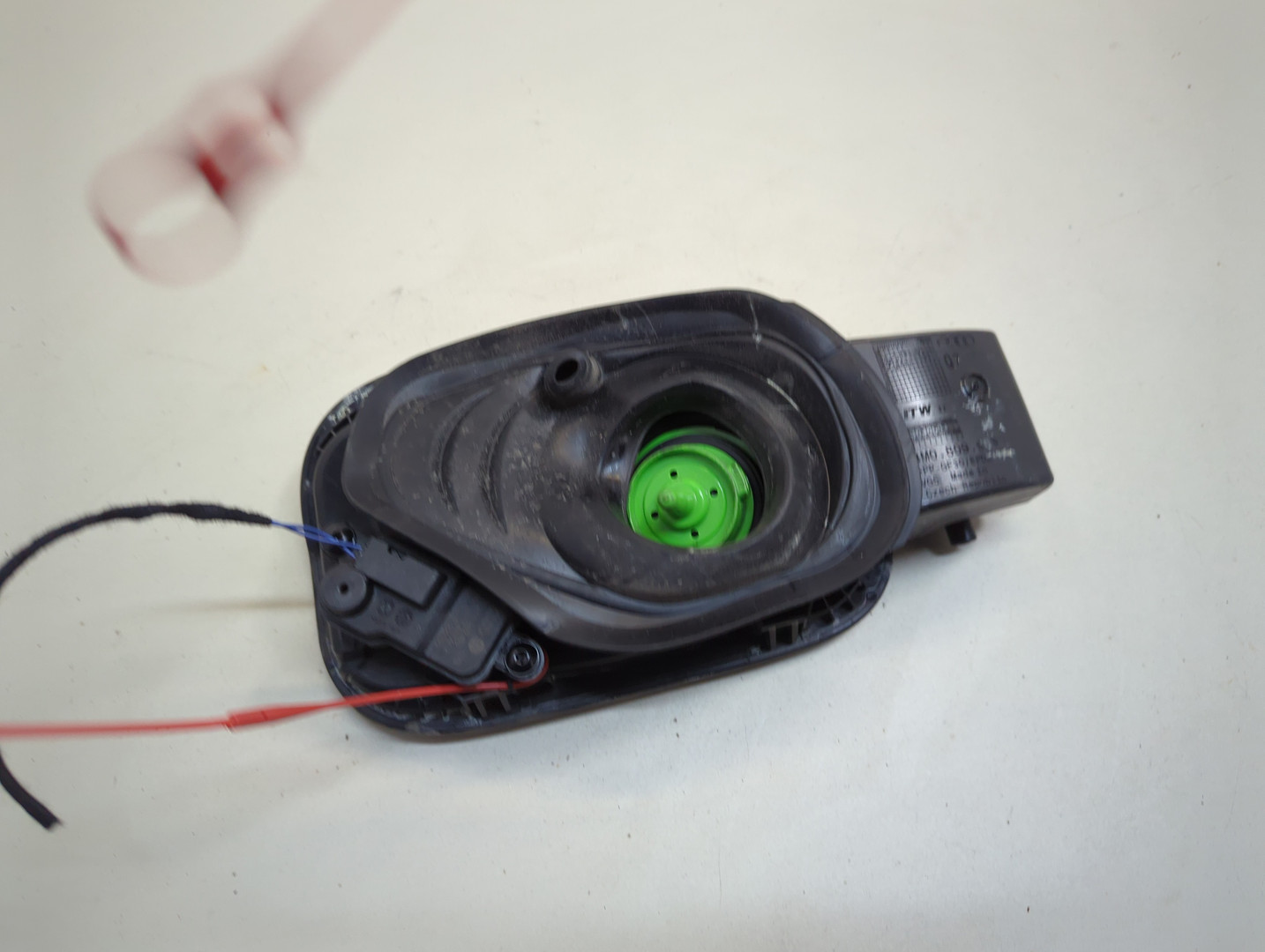 Лючок бензобака