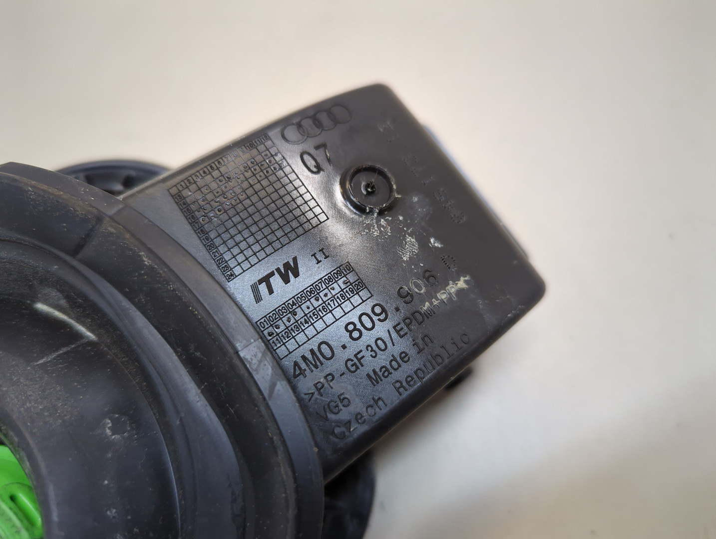 Лючок бензобака