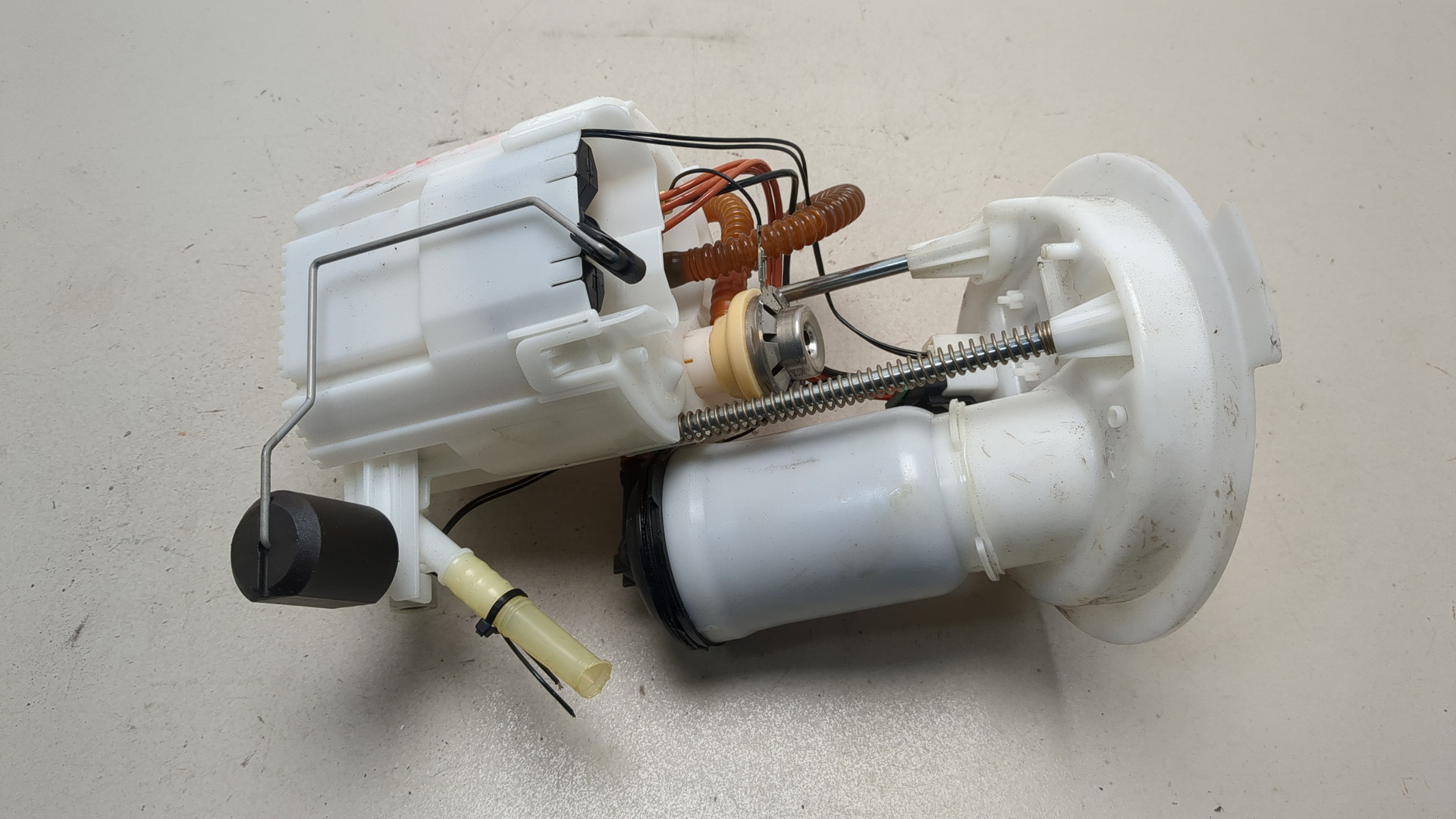 Насос топливный электрический