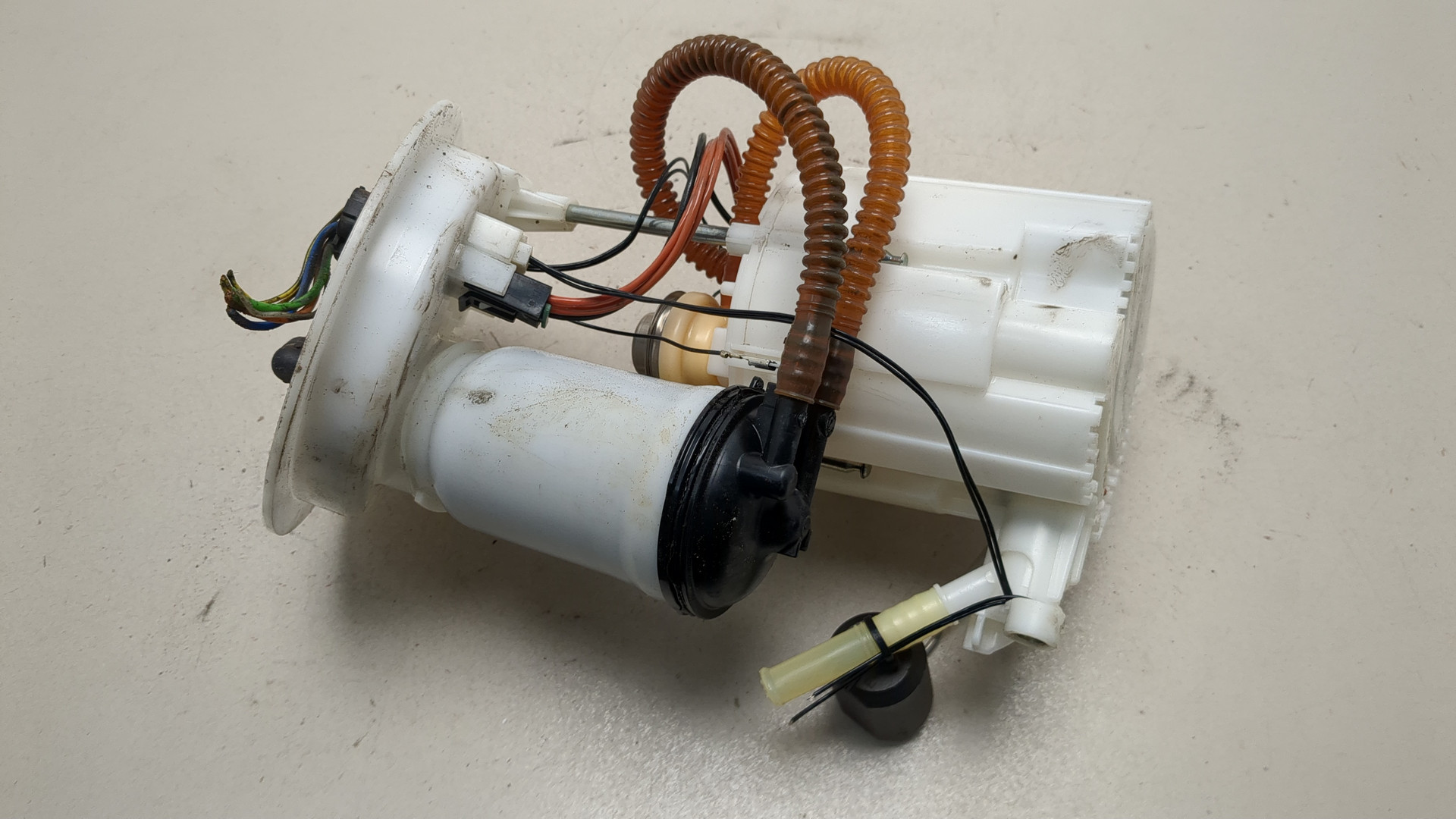 Насос топливный электрический