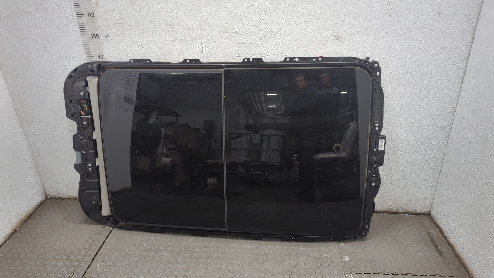 Люк в сборе электрический