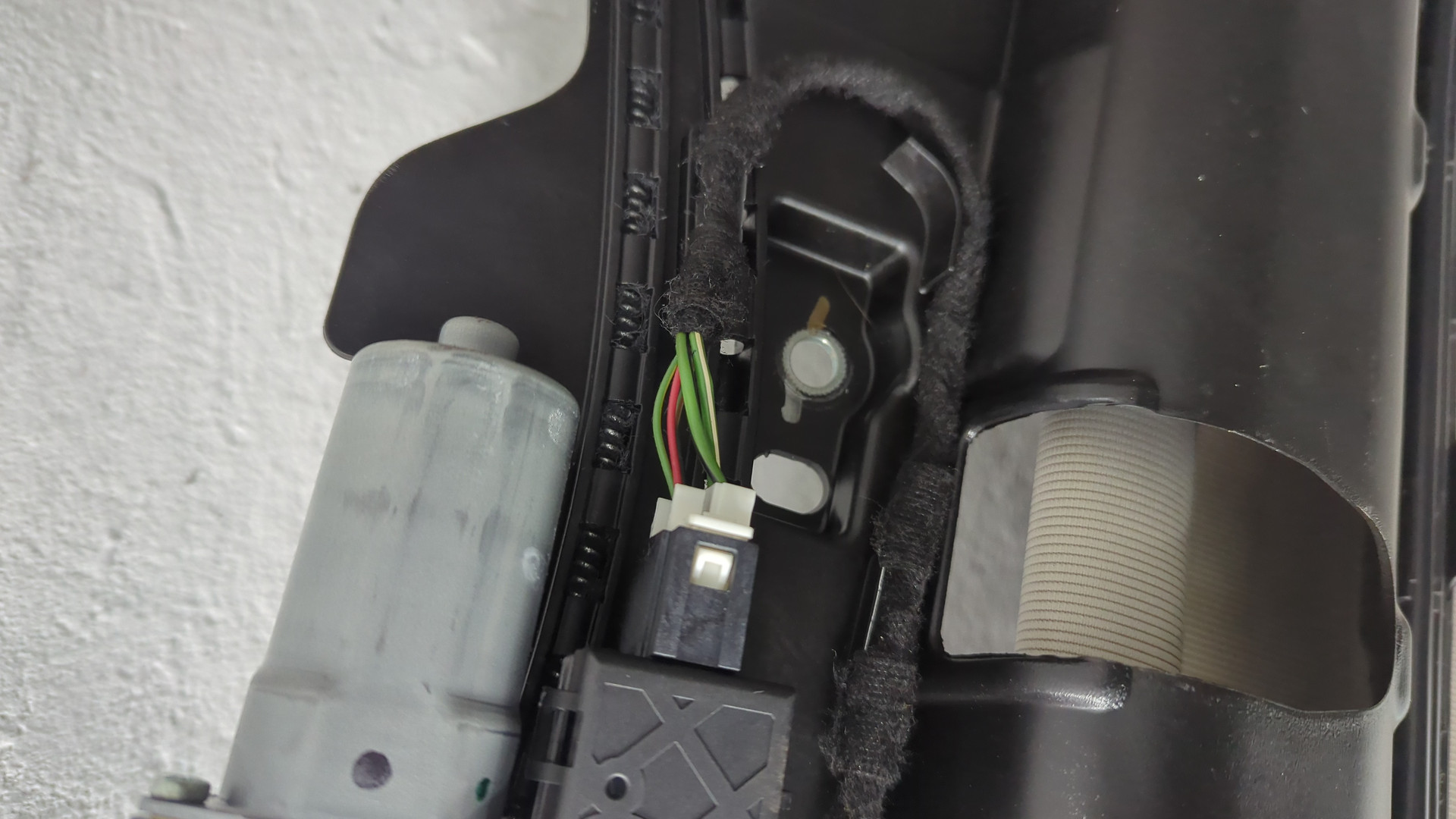 Люк в сборе электрический