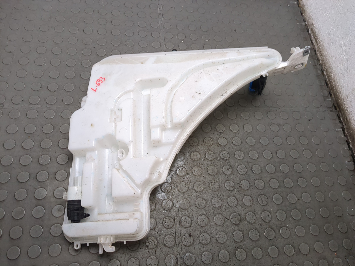 Бачок омывателя лобового стекла