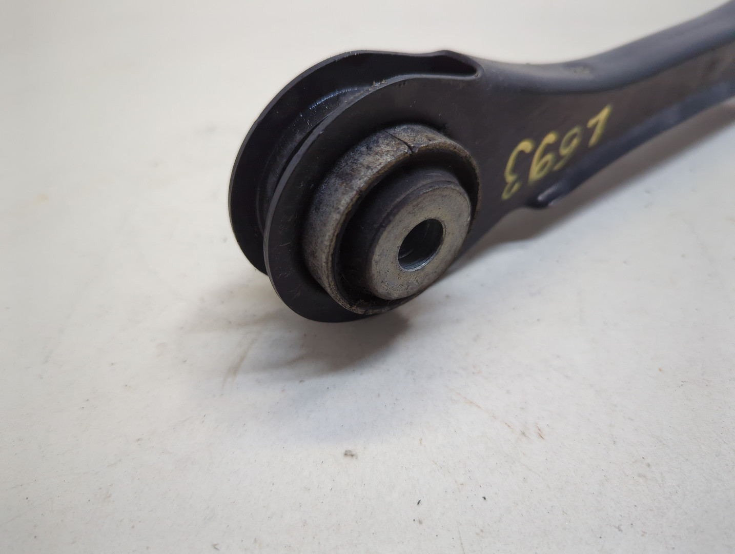 Рычаг задний