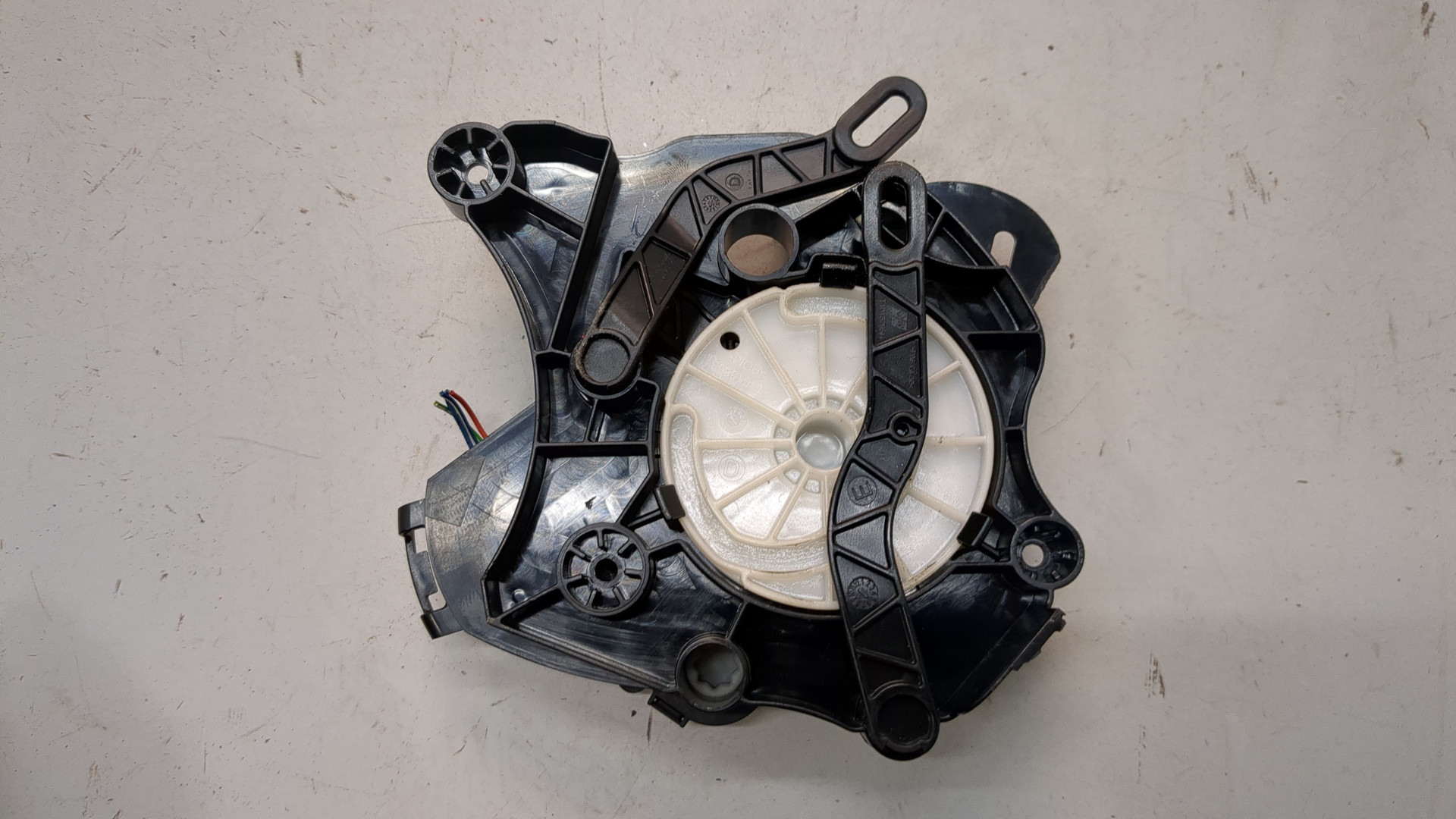 Моторчик заслонки печки