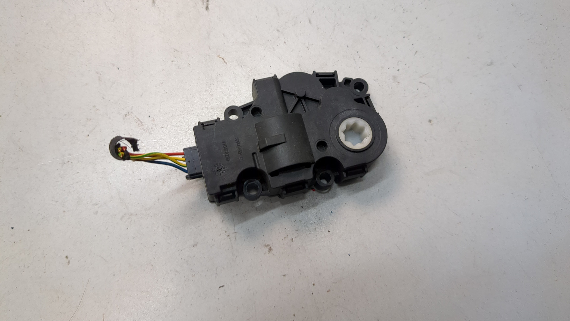 Моторчик заслонки печки