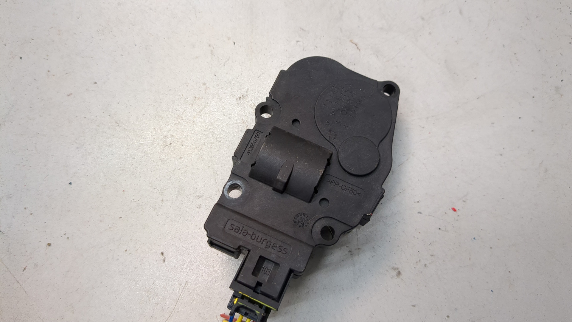 Моторчик заслонки печки