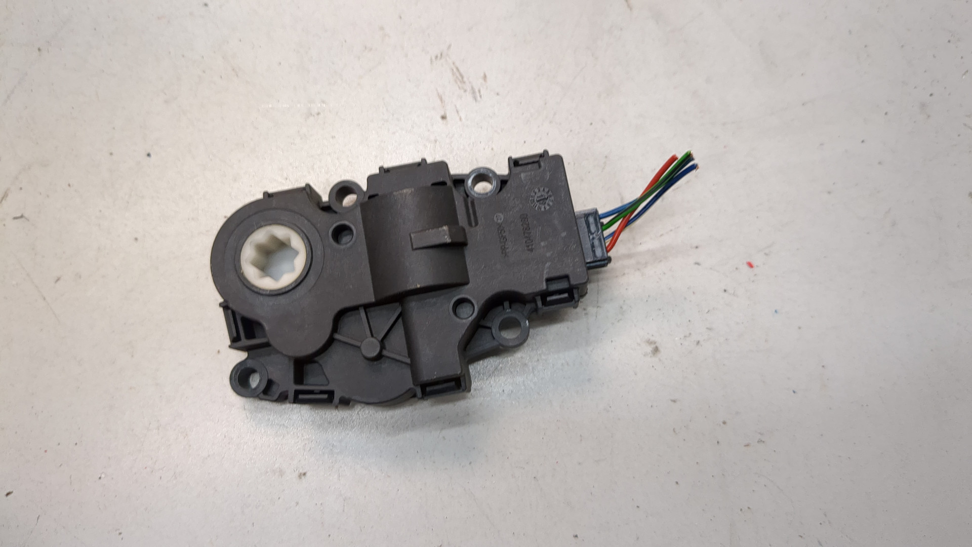 Моторчик заслонки печки