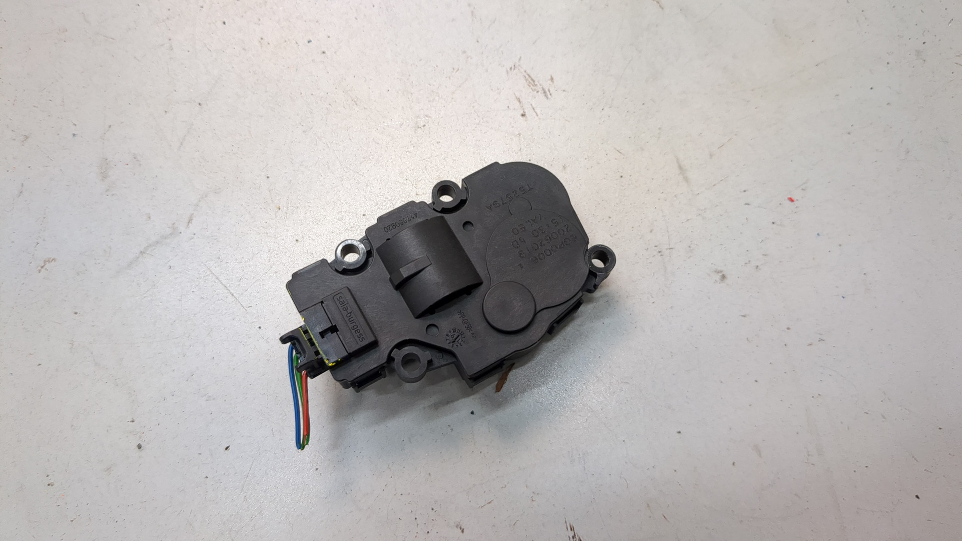 Моторчик заслонки печки