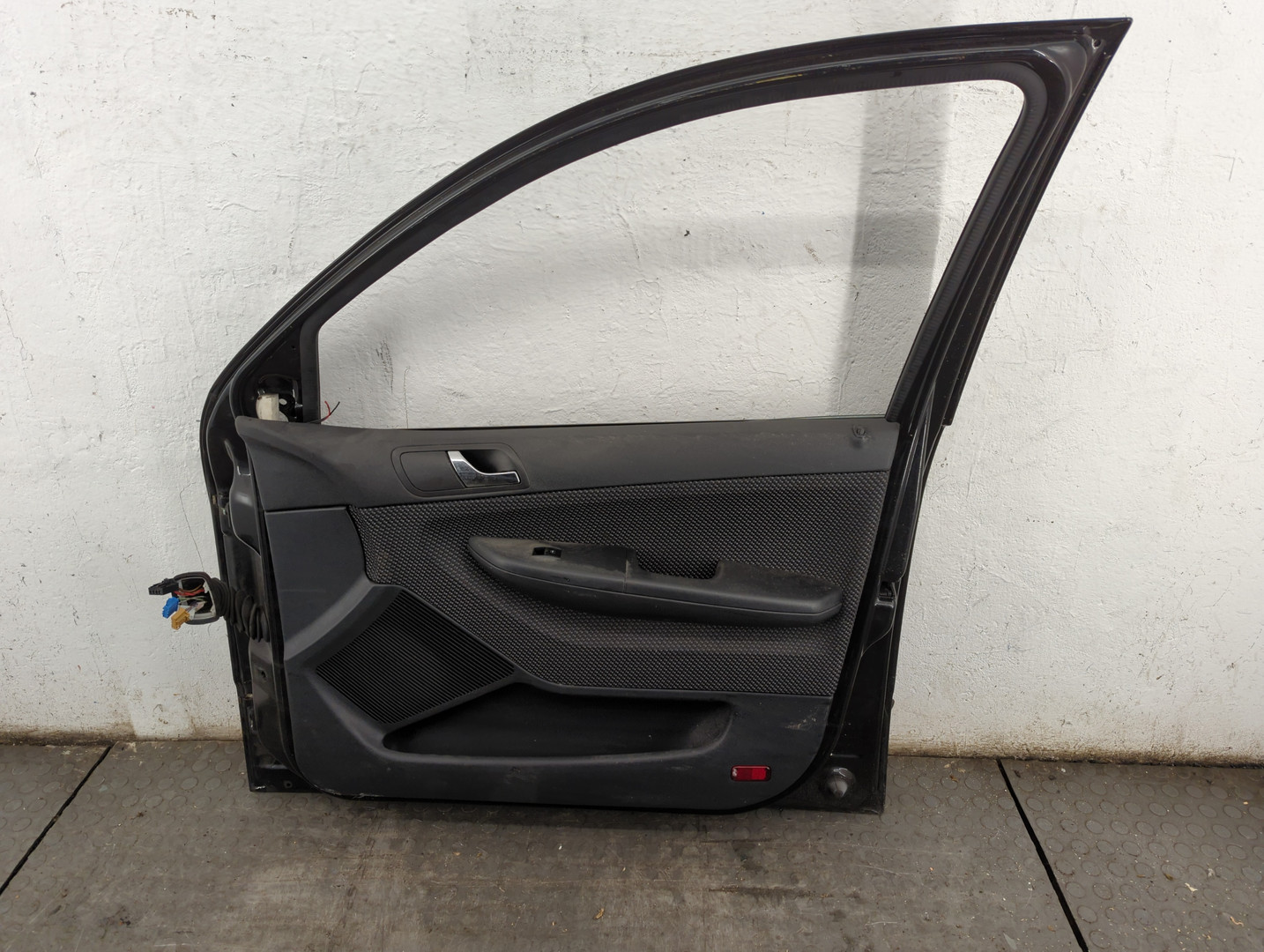 Дверь передняя правая