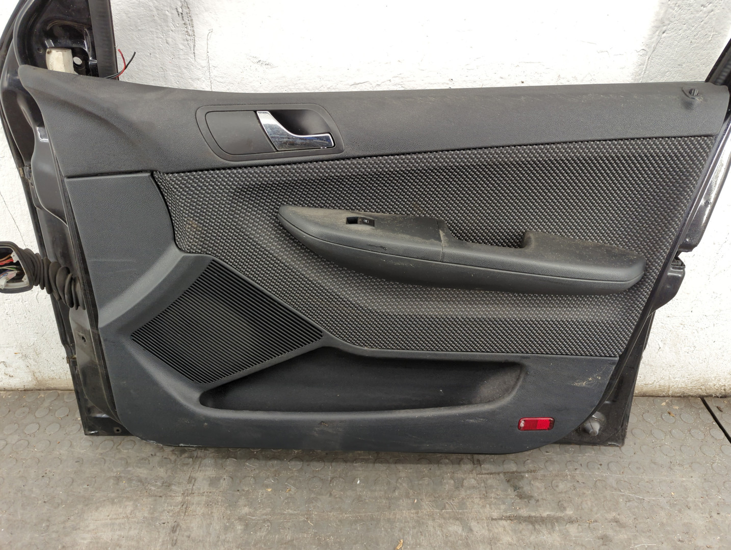 Дверь передняя правая