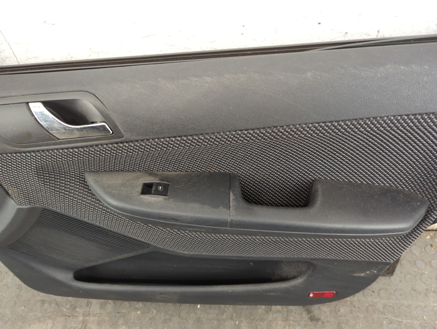 Дверь передняя правая