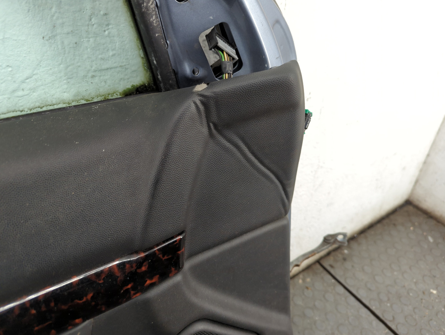 Дверь передняя левая