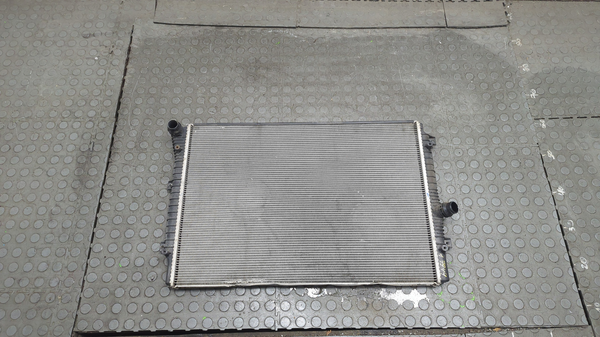 Радиатор охлаждения двигателя основной