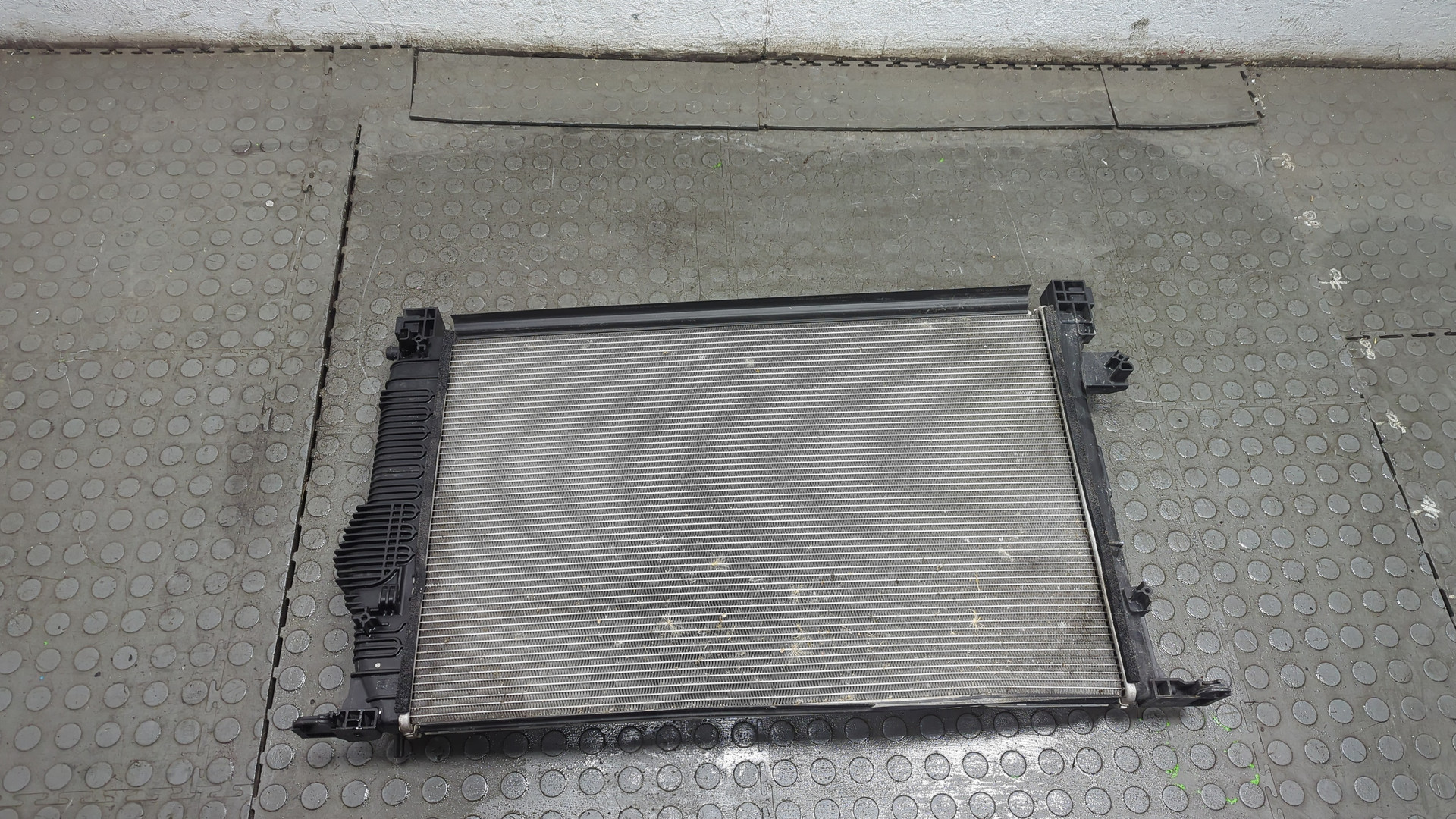 Радиатор охлаждения двигателя основной