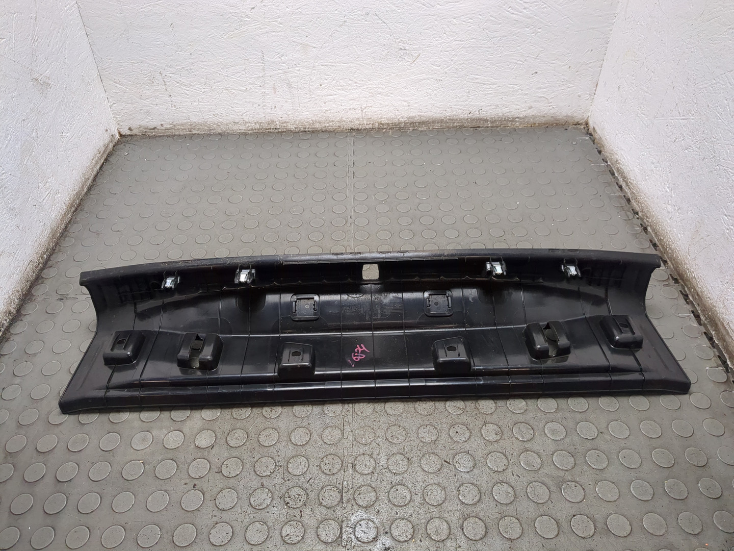 Обшивка багажника