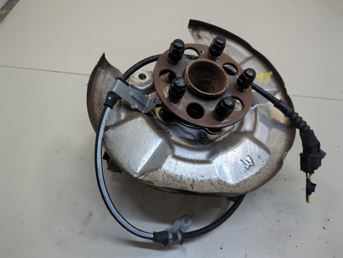 Кулак поворотный задний правый