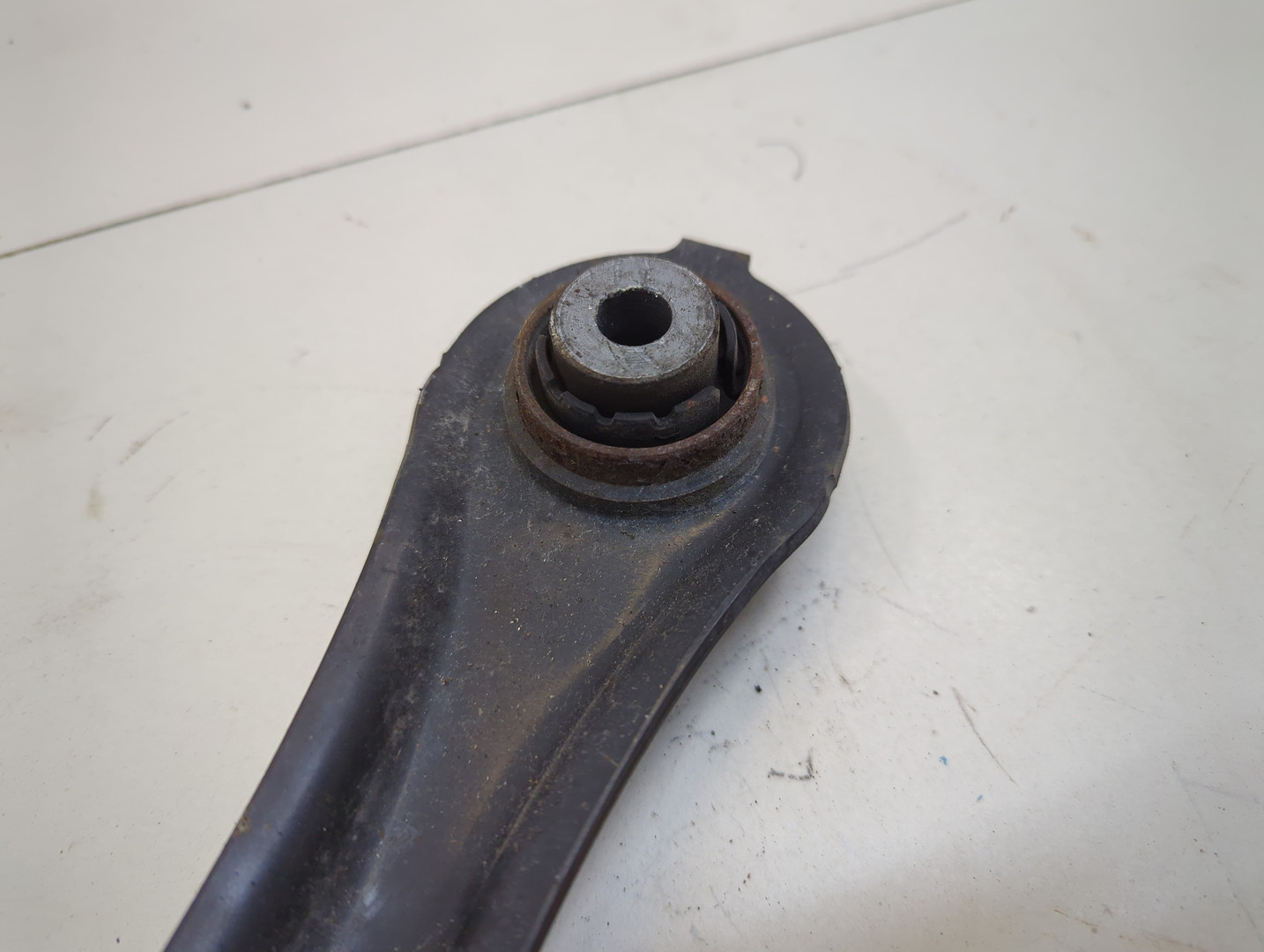 Рычаг задний