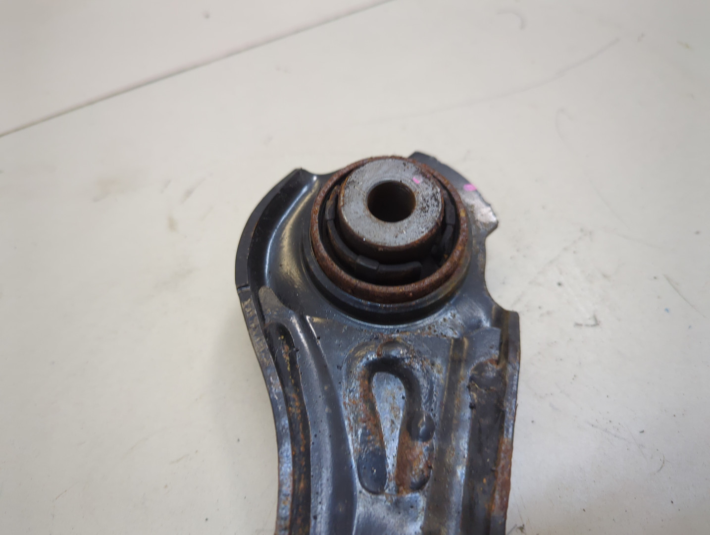 Рычаг задний левый