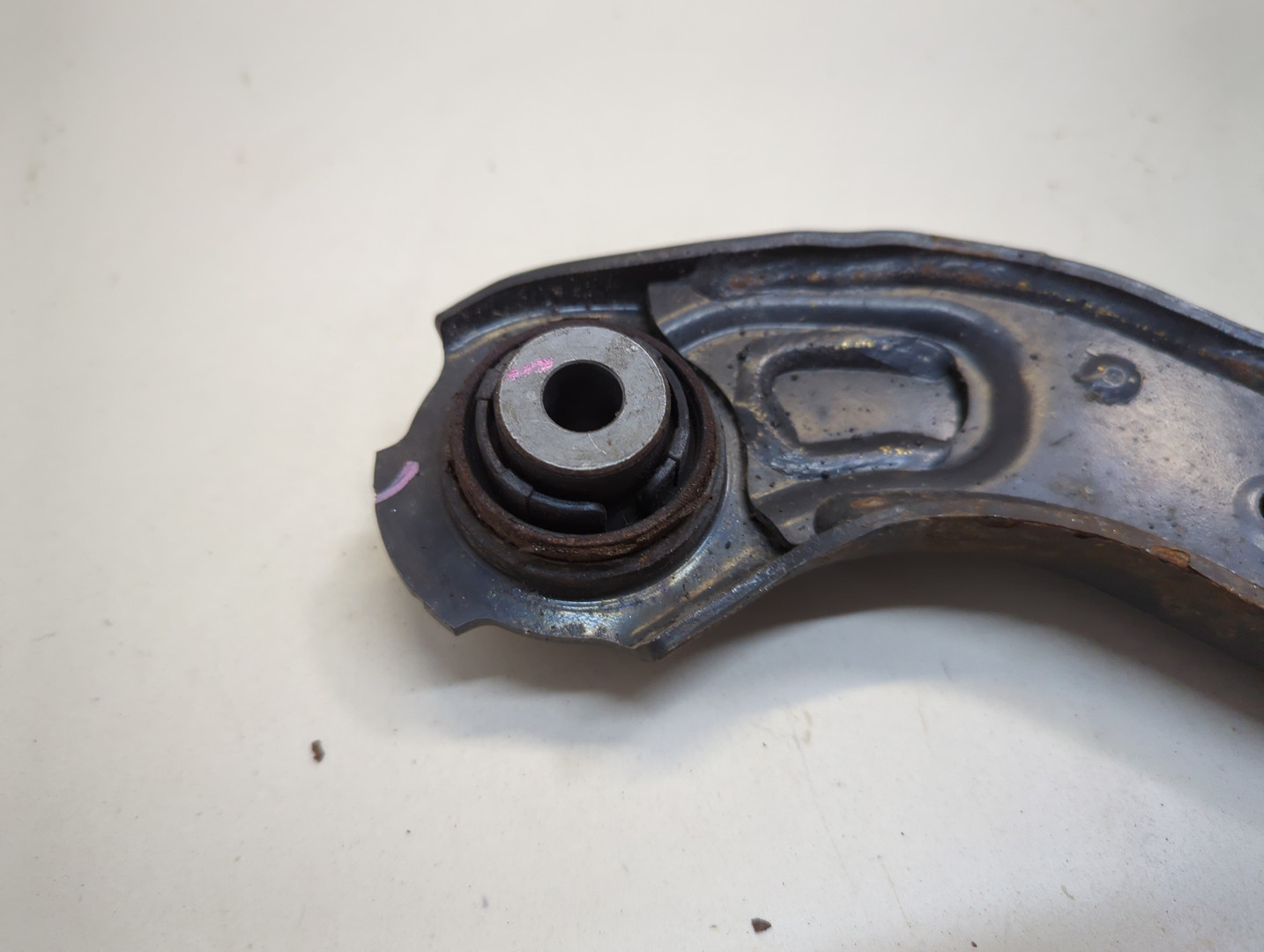 Рычаг задний левый