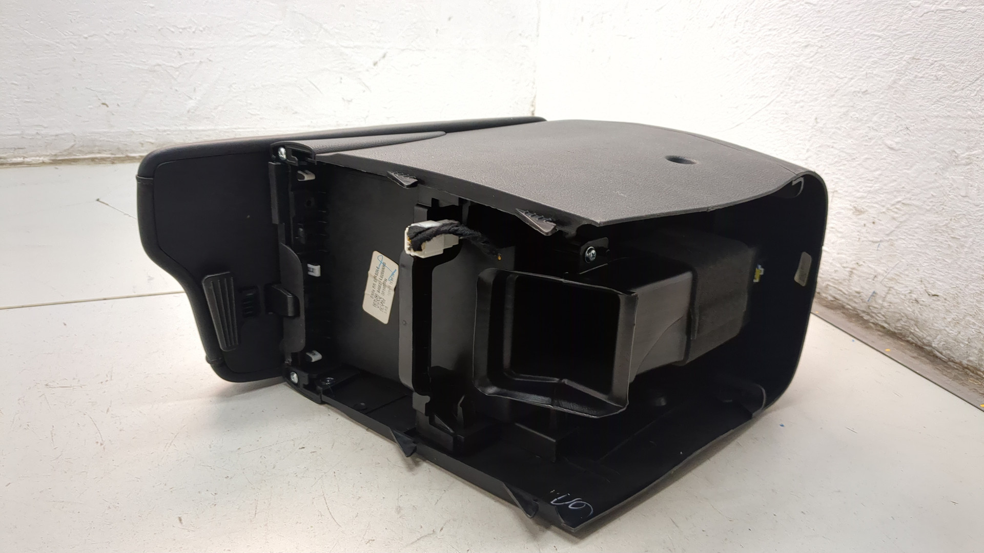 Подлокотник