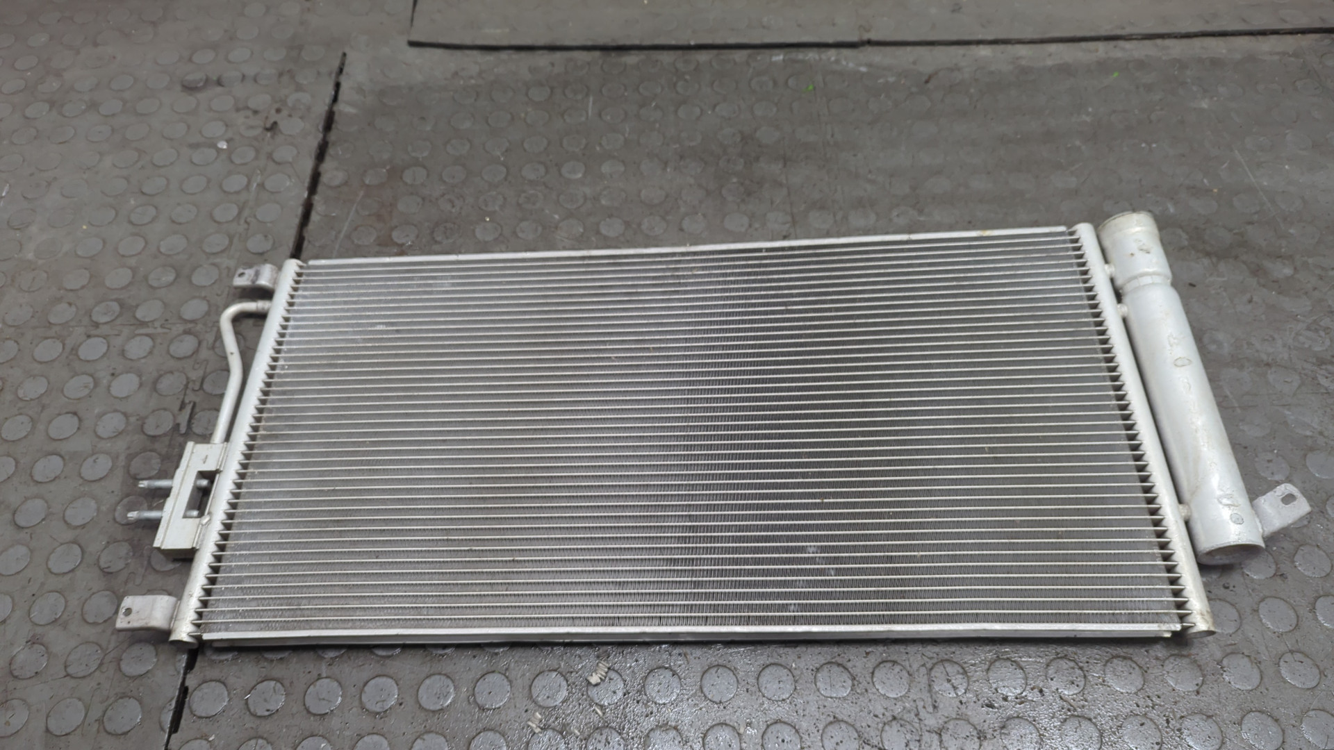 Радиатор кондиционера / конденсер