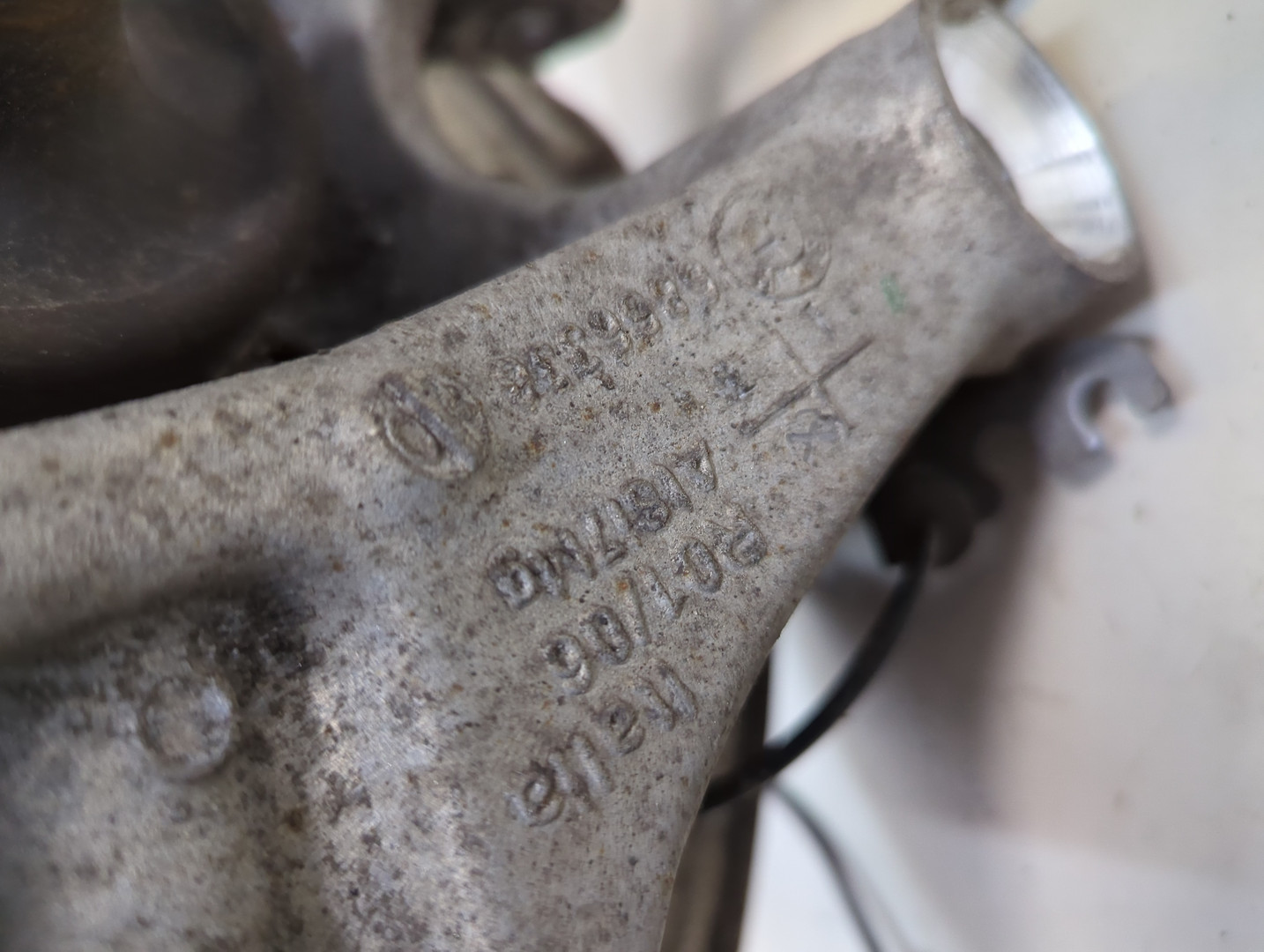 Кулак поворотный задний правый