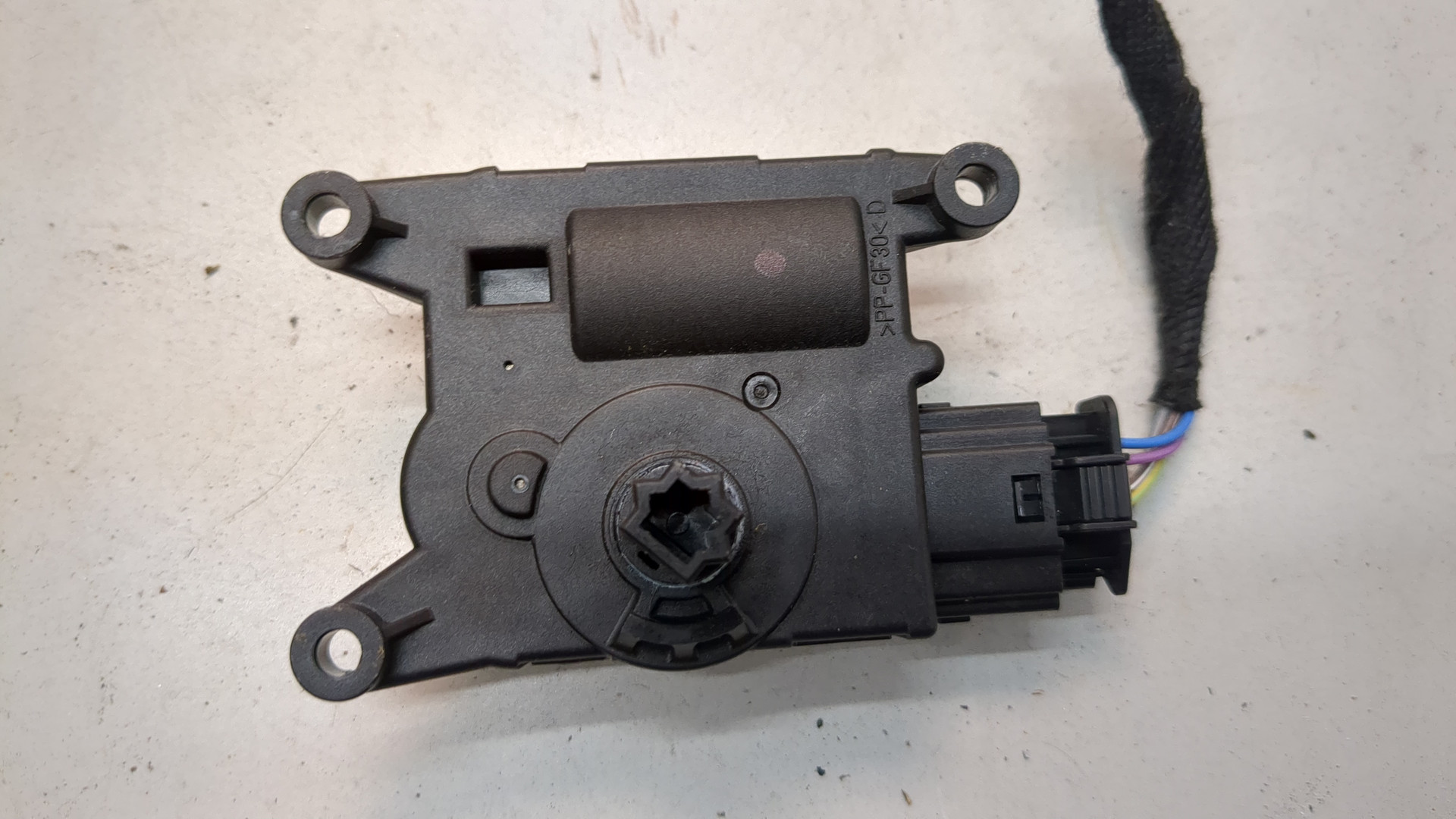 Моторчик заслонки печки