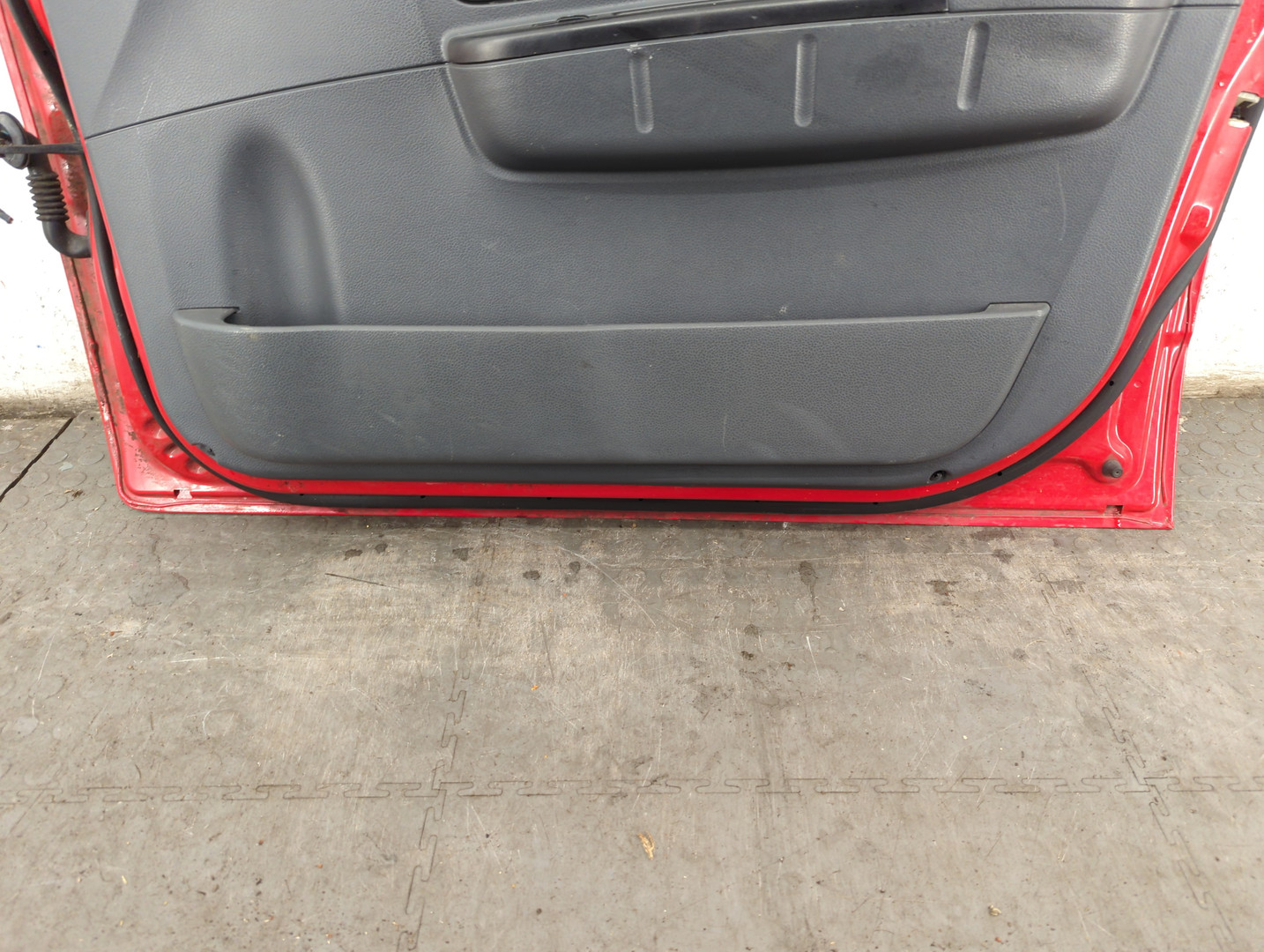 Дверь передняя правая