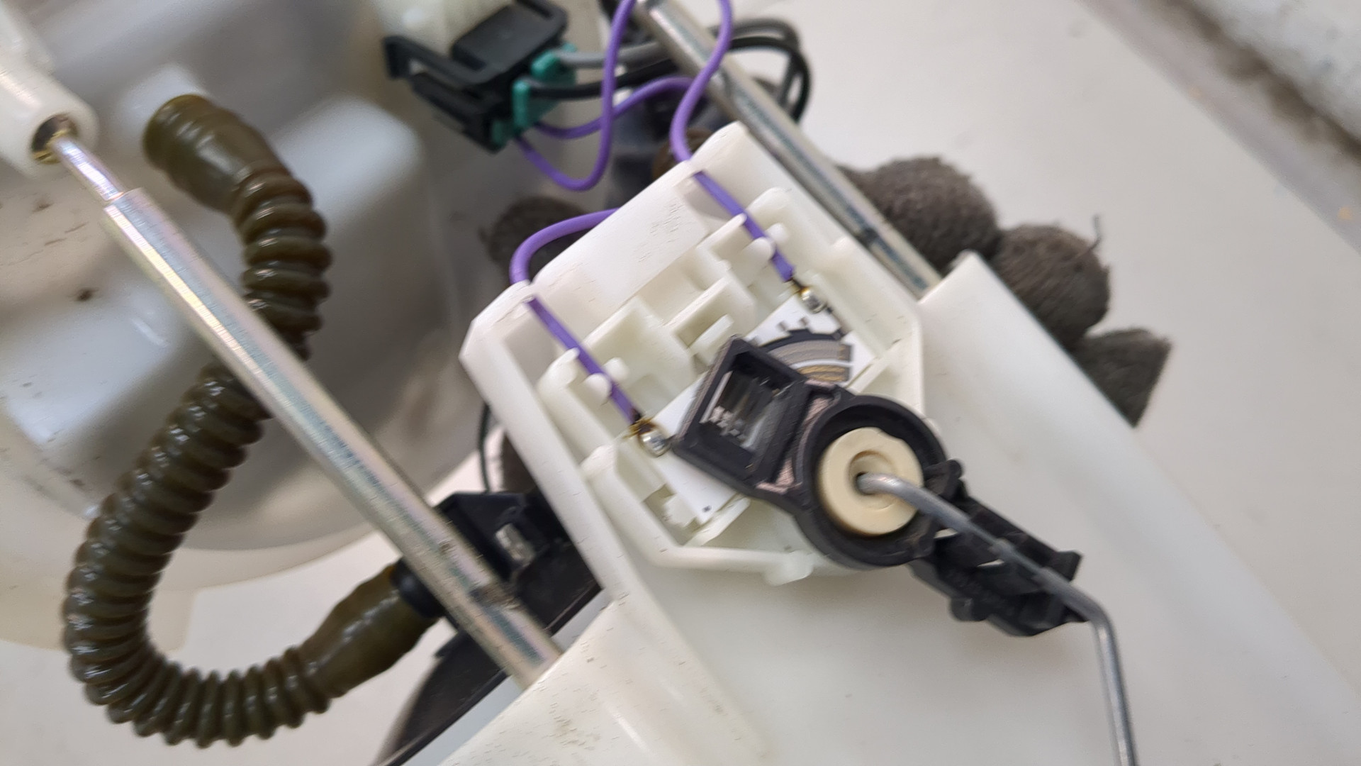 Насос топливный электрический