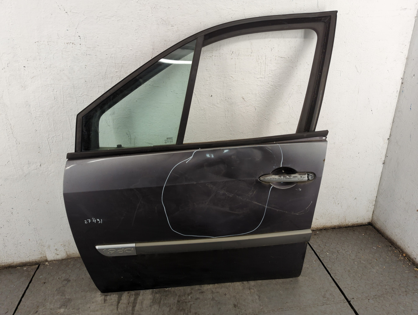 Дверь передняя левая