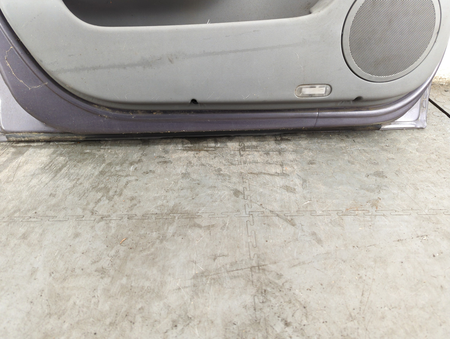 Дверь передняя левая