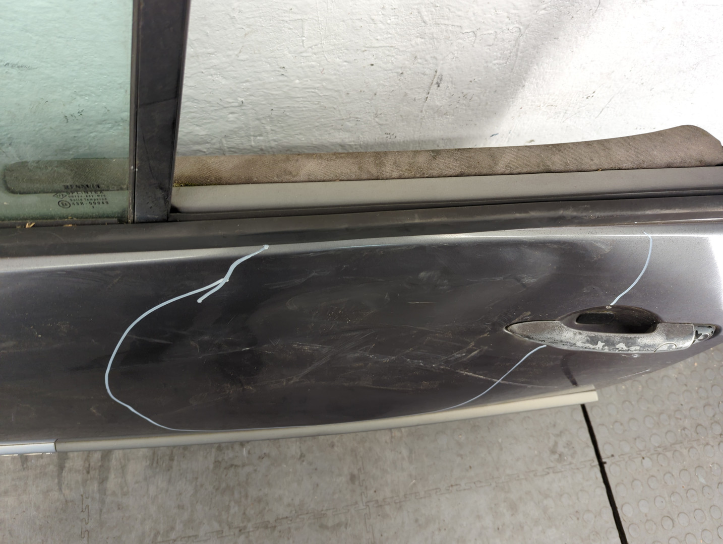 Дверь передняя левая