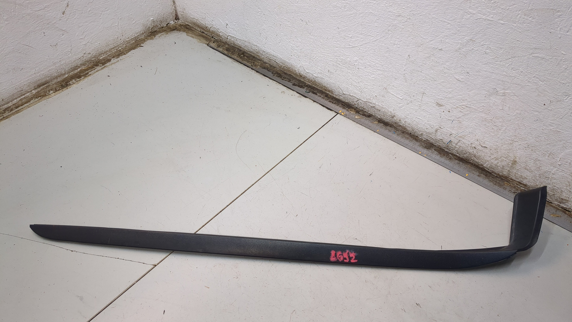 Молдинг лобового стекла