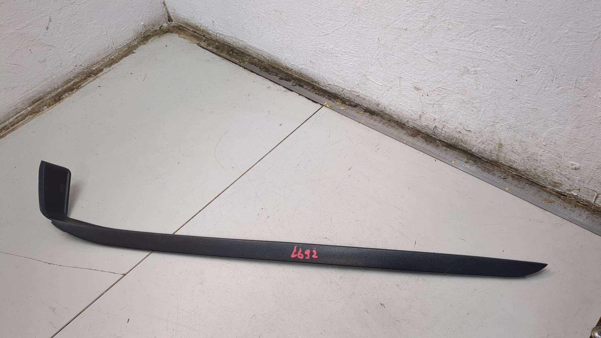 Молдинг лобового стекла