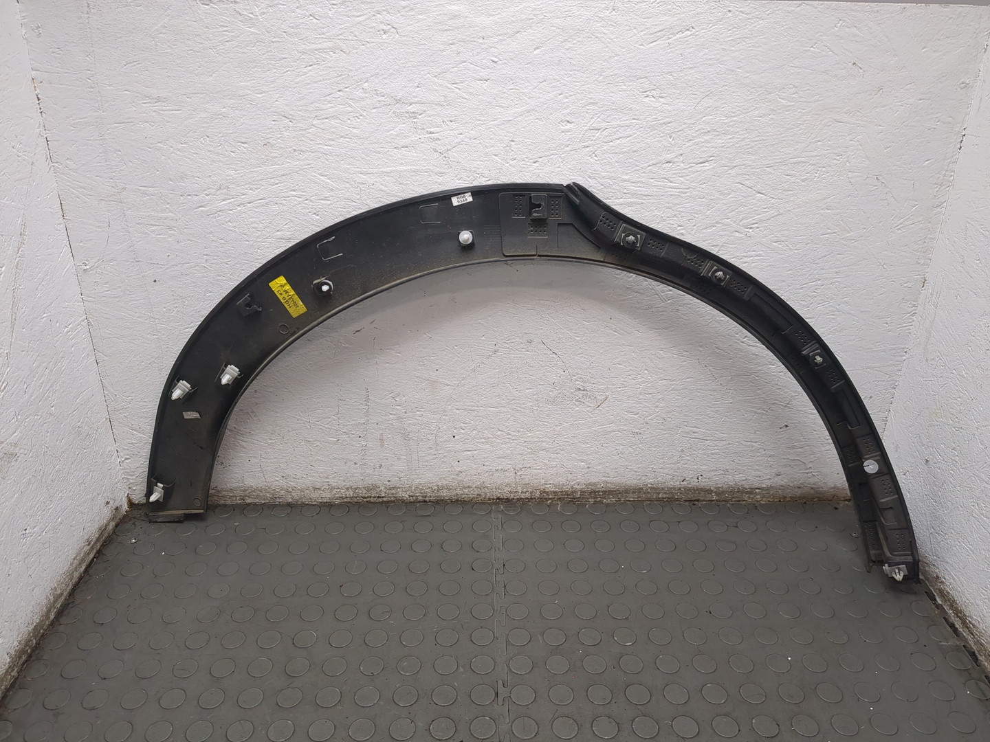 Накладка заднего крыла левого