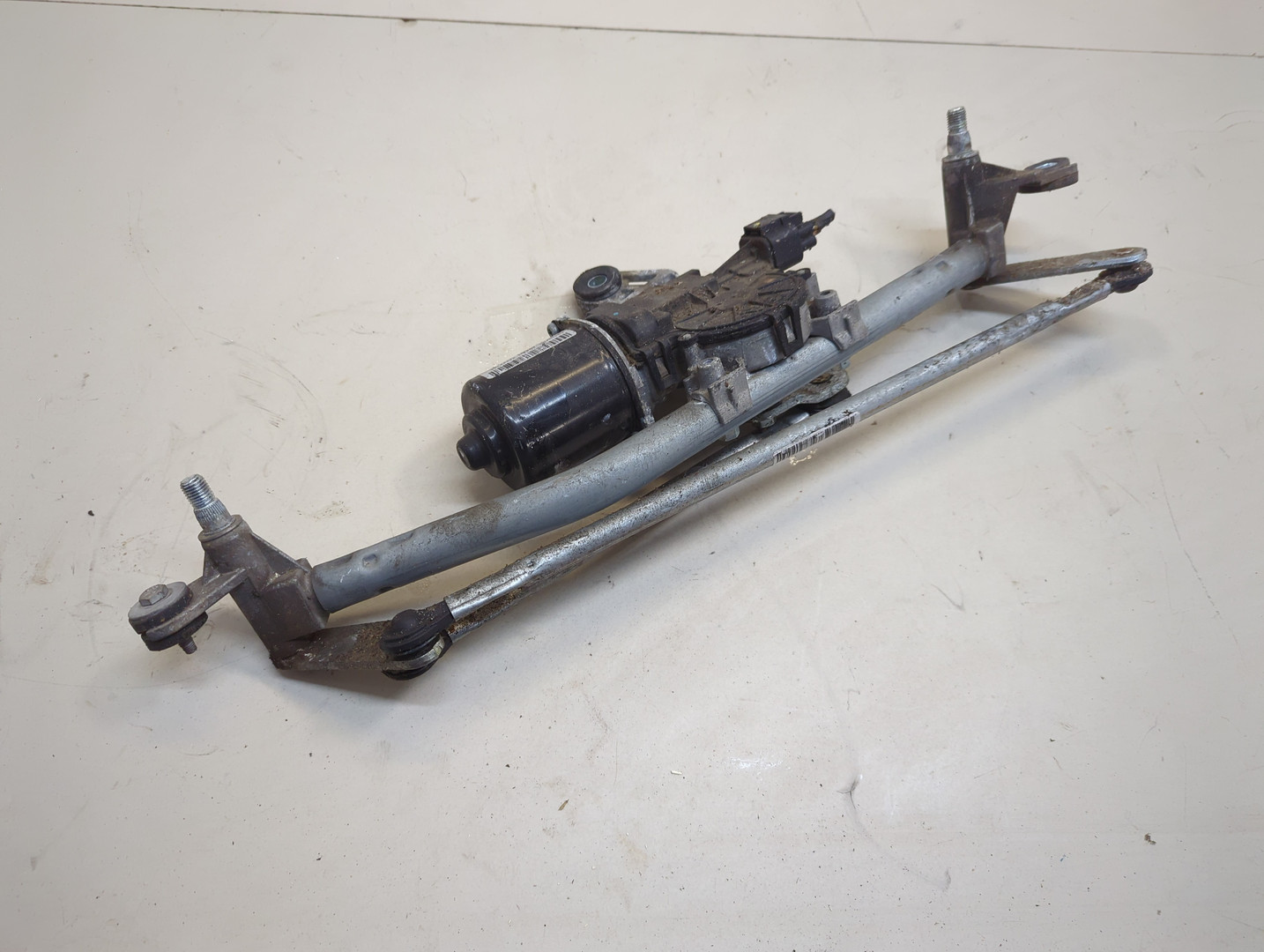 Трапеция стеклоочистителей