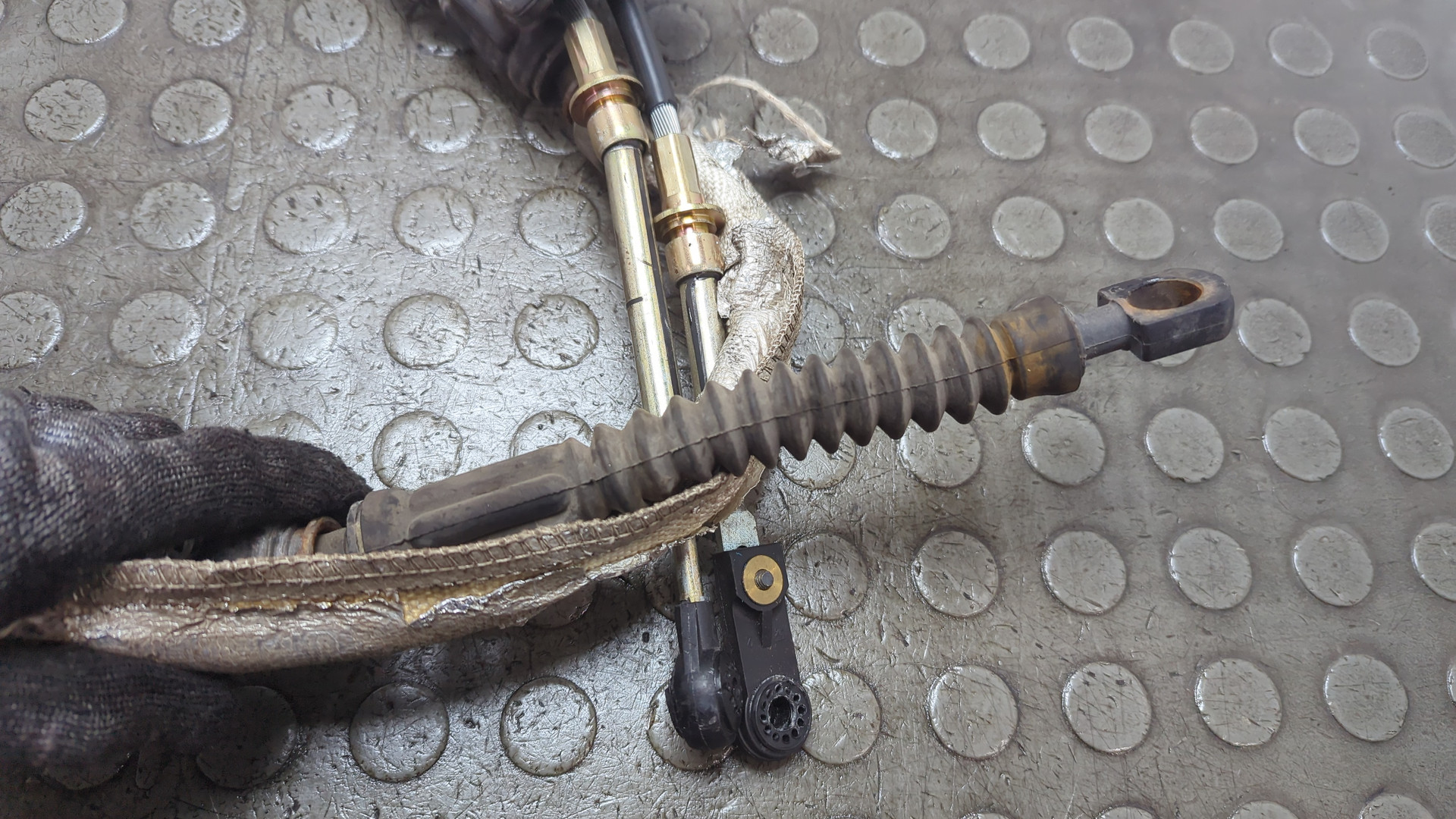 Трос КПП (выбора/переключения передач)