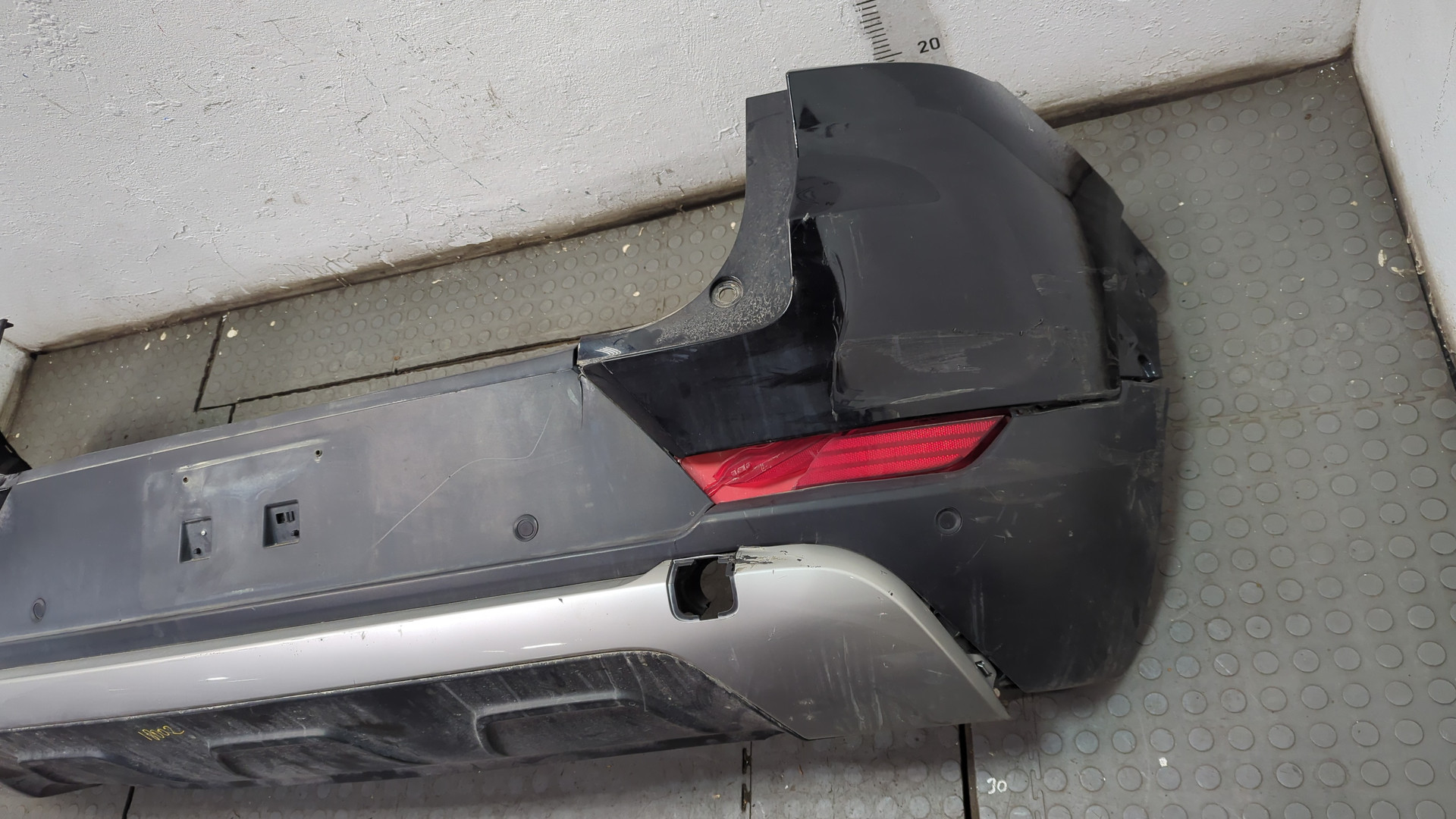 Бампер задний