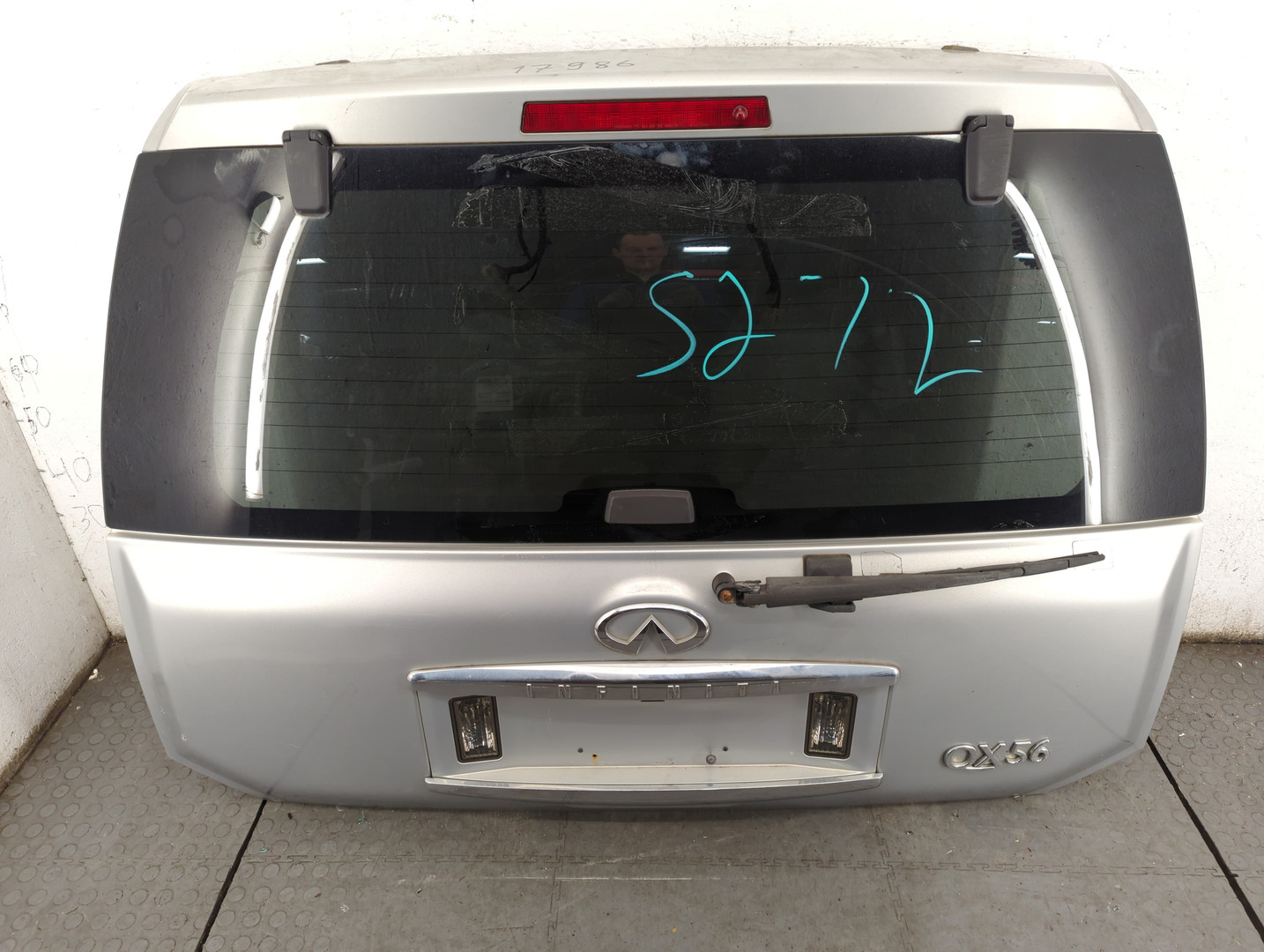 Дверь багажника