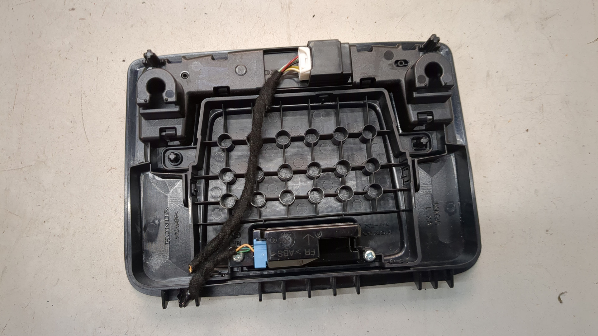 Плафон салонный