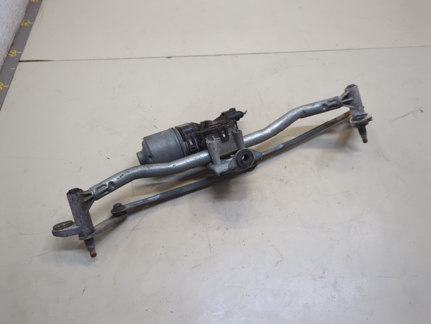 Трапеция стеклоочистителей