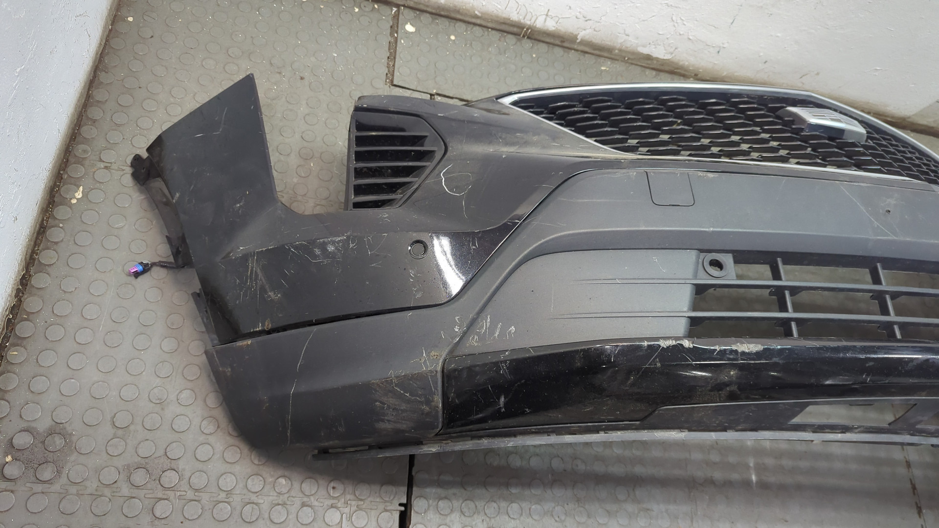 Бампер передний