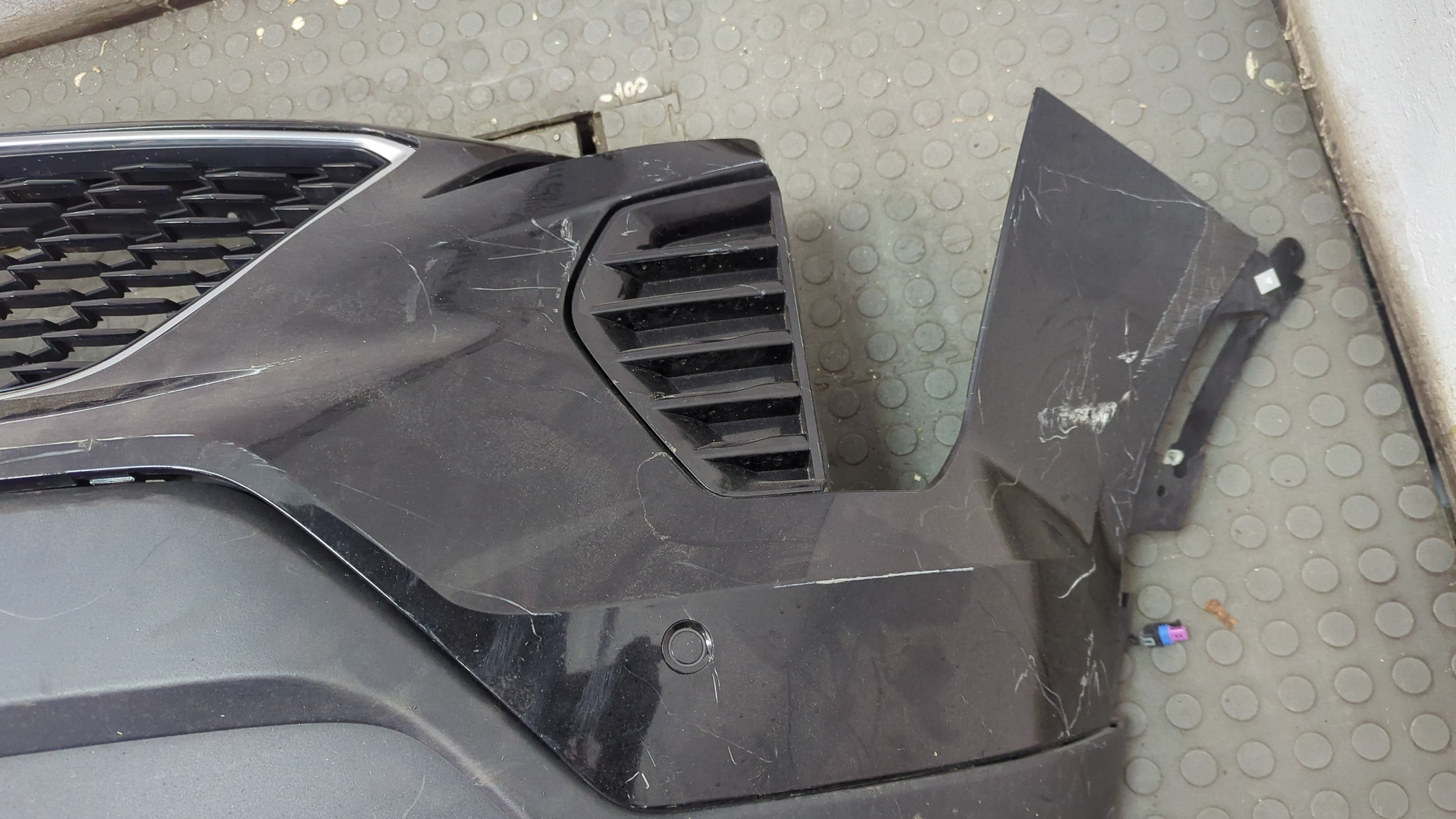 Бампер передний