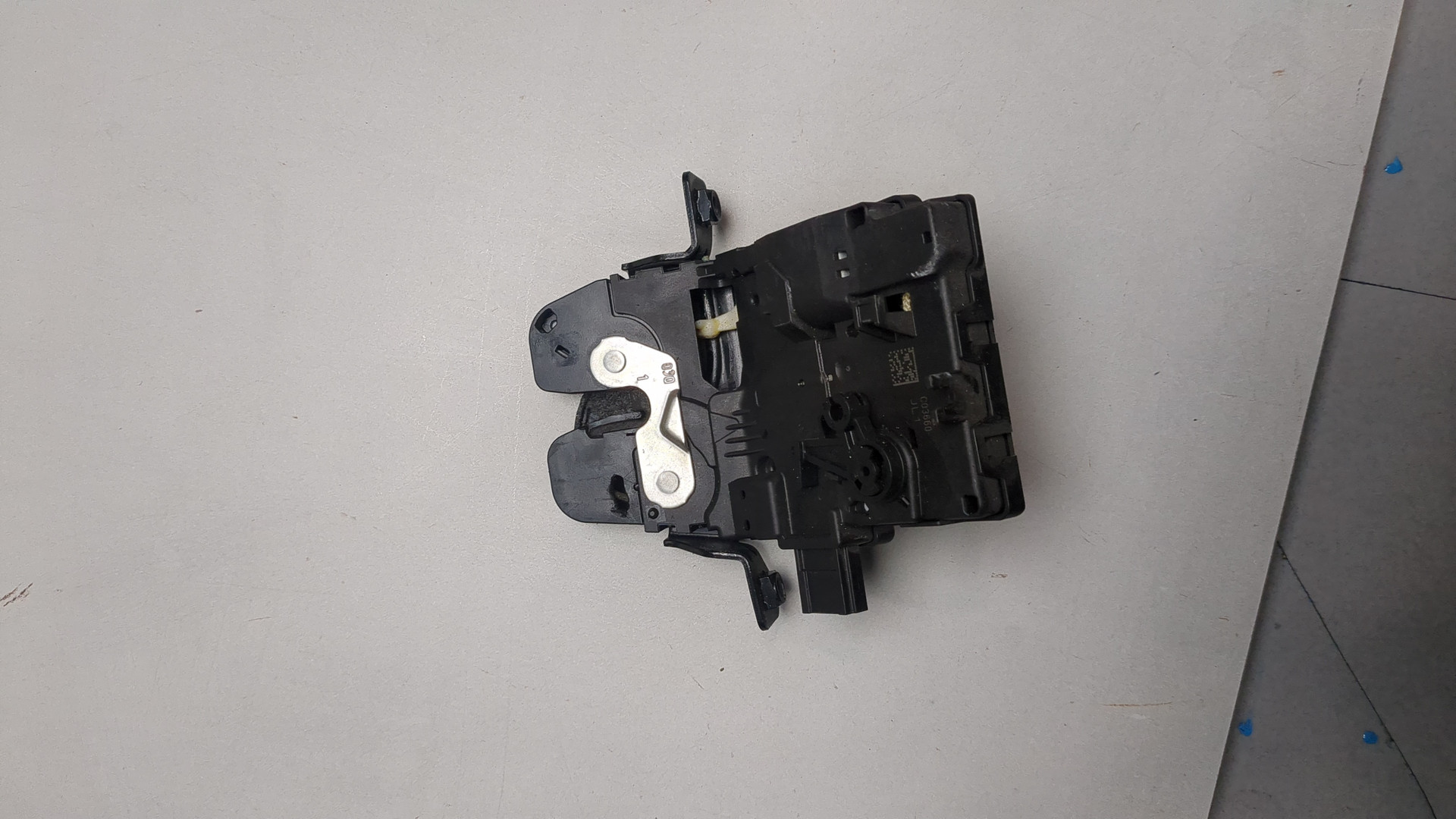 Замок багажника