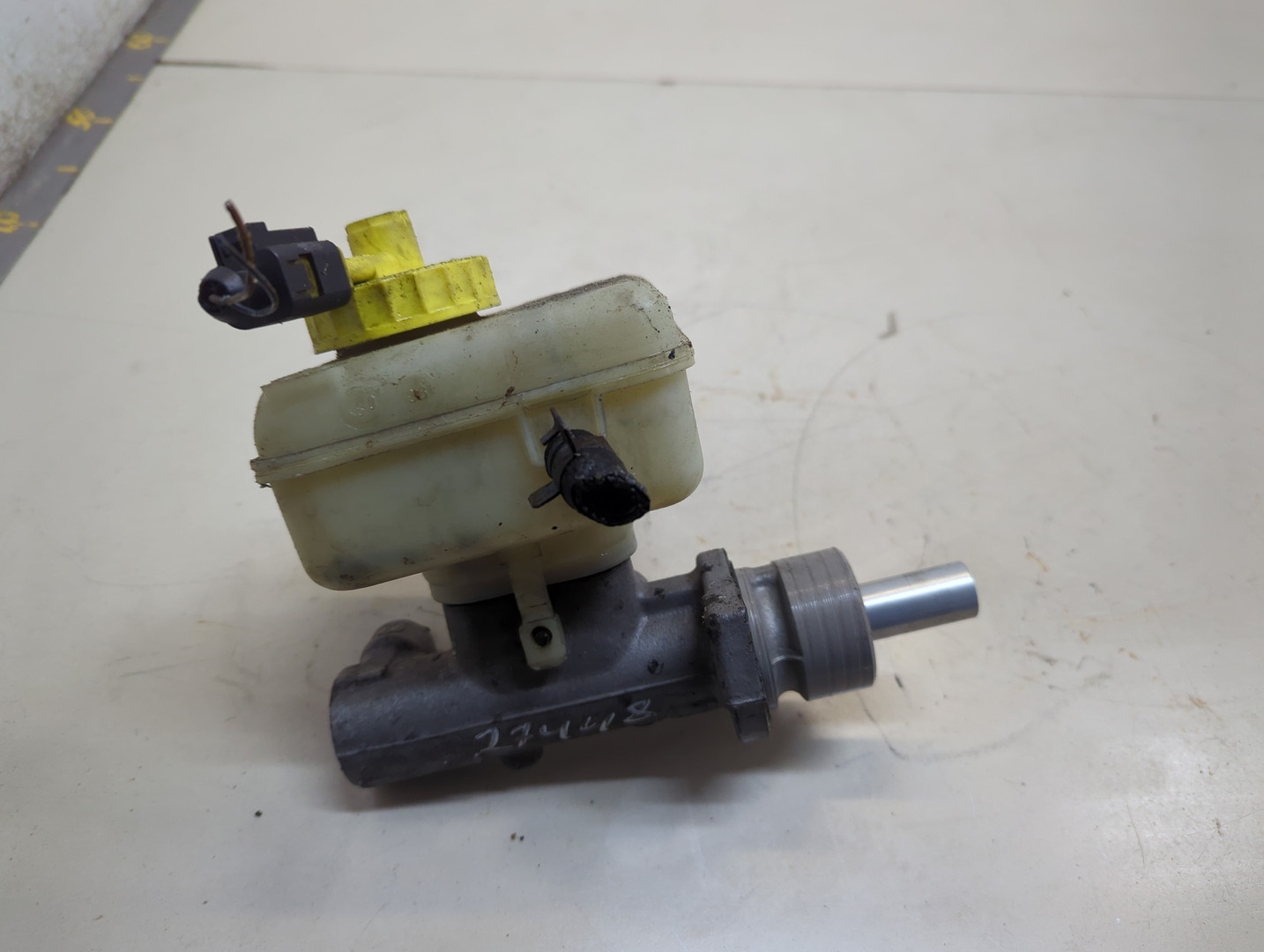 Цилиндр тормозной главный