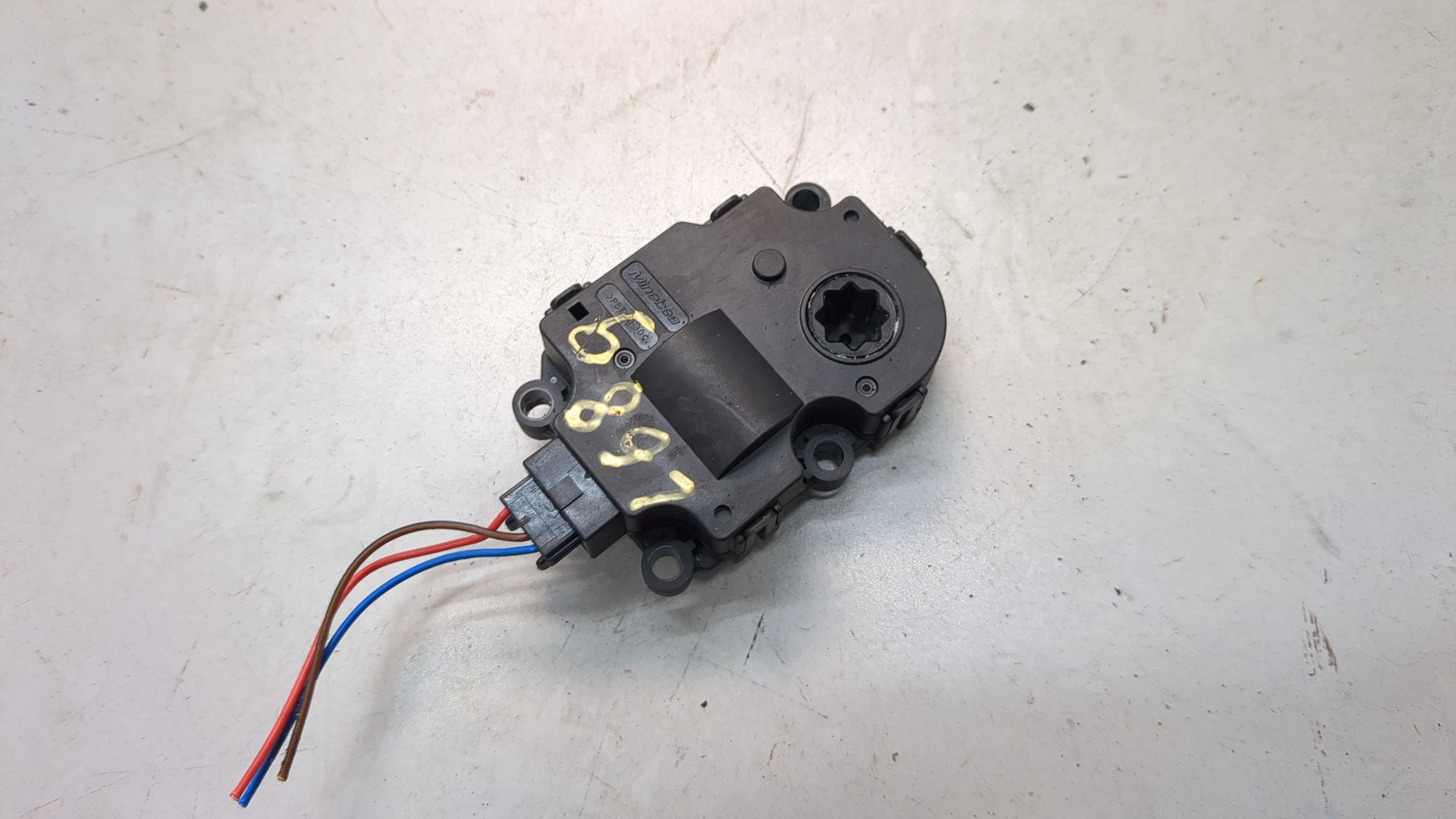 Моторчик заслонки печки