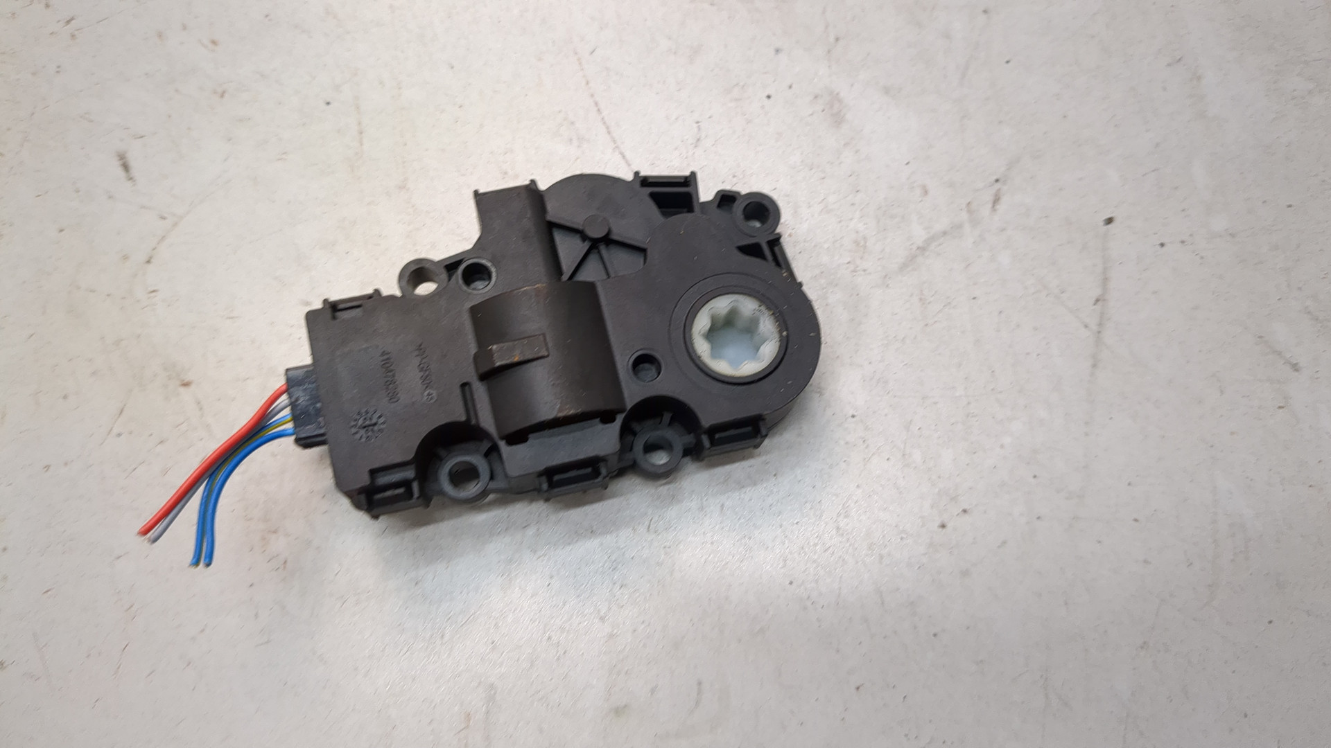 Моторчик заслонки печки