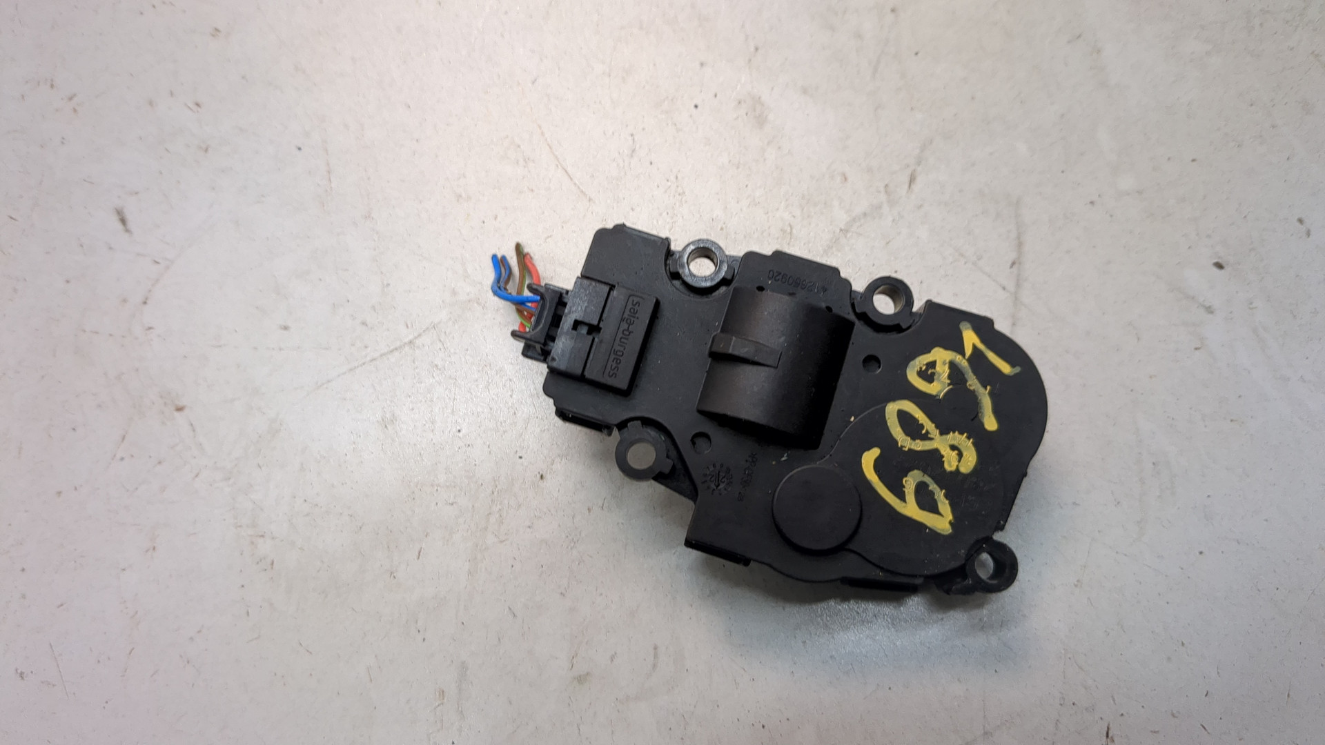 Моторчик заслонки печки